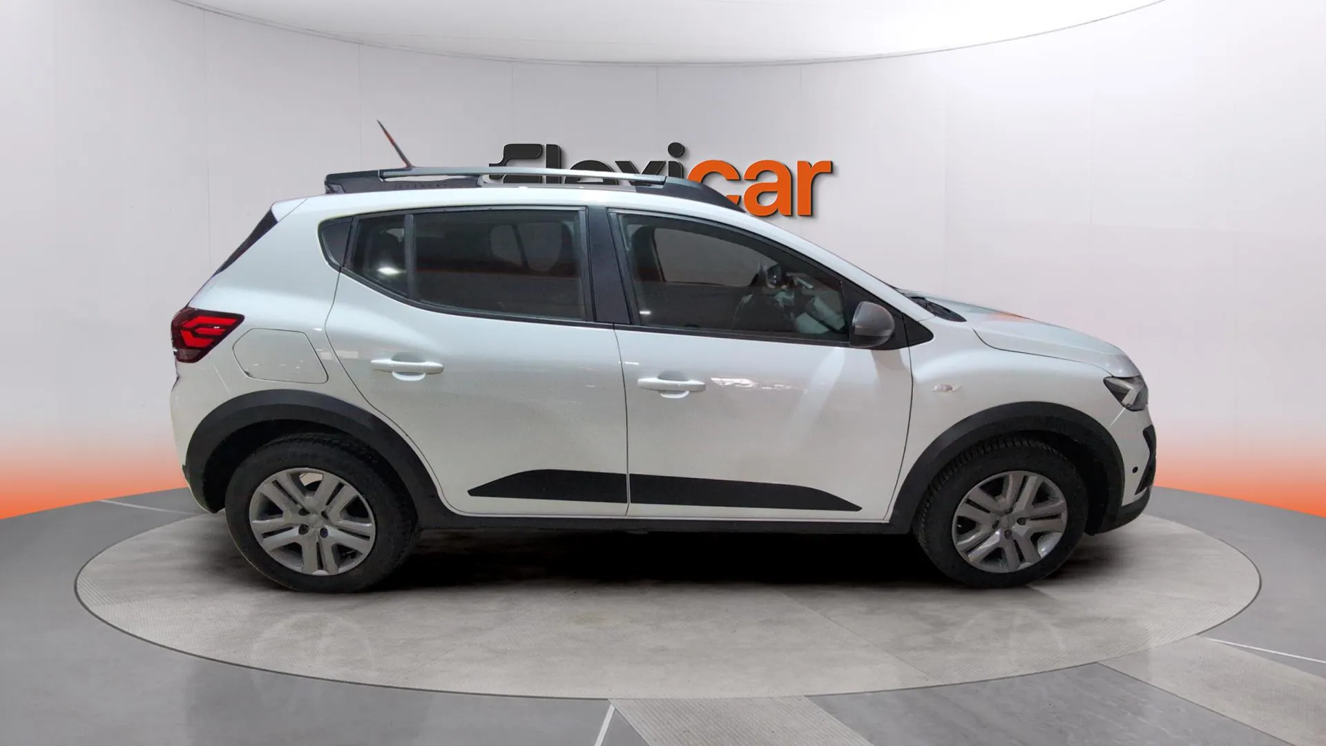 Dacia Sandero Stepway Essential TCe (90V) - foto 8