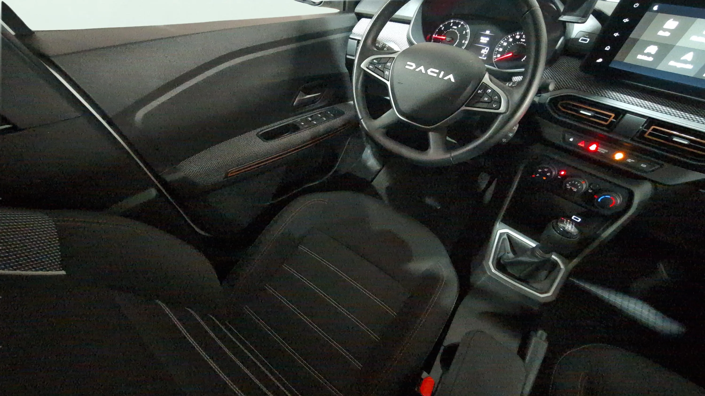 Dacia Sandero Stepway Essential TCe (90V) - foto 9