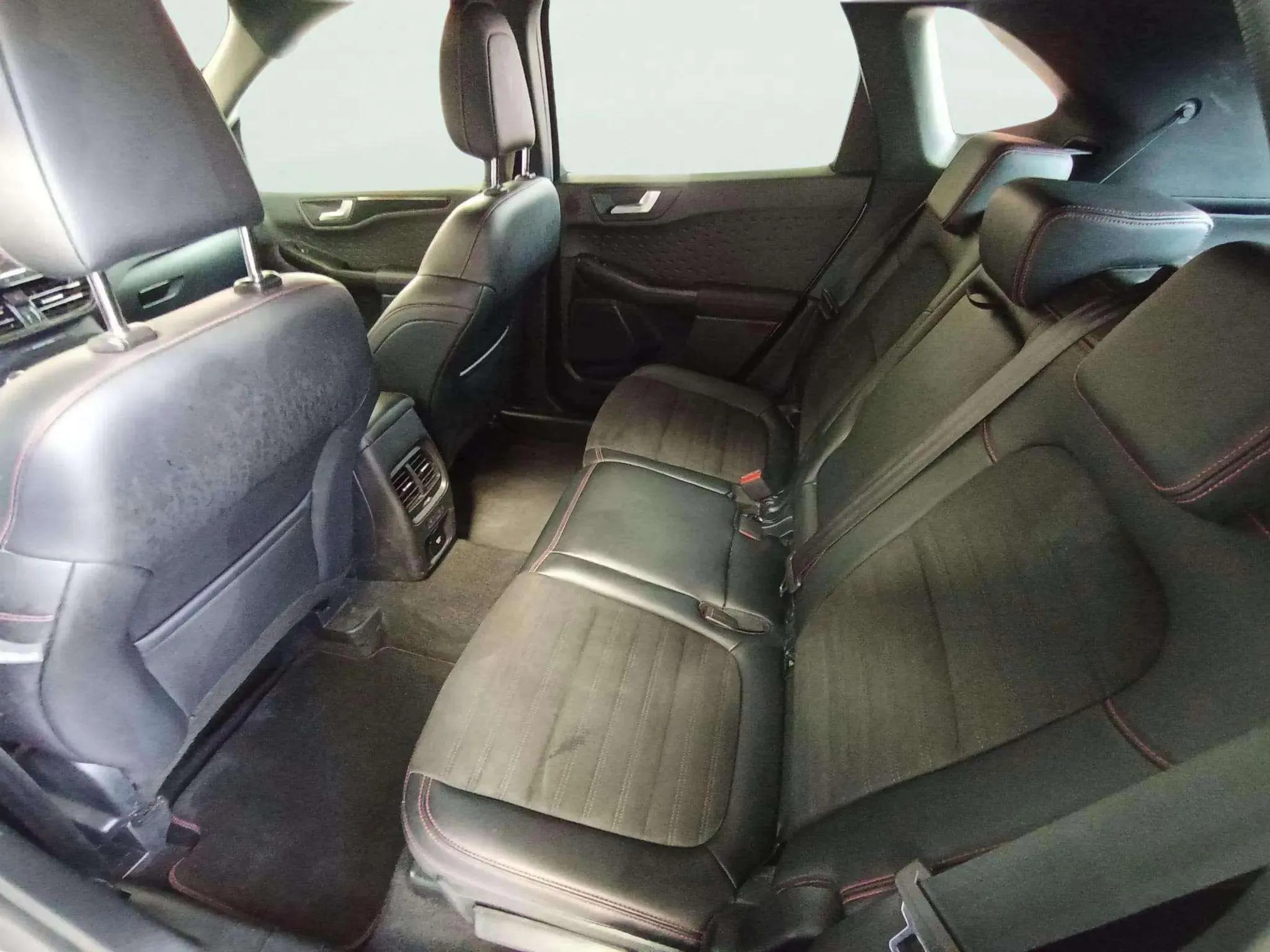 Ford Kuga ST-Line 2.0 EcoBlue 4x4 - foto 12