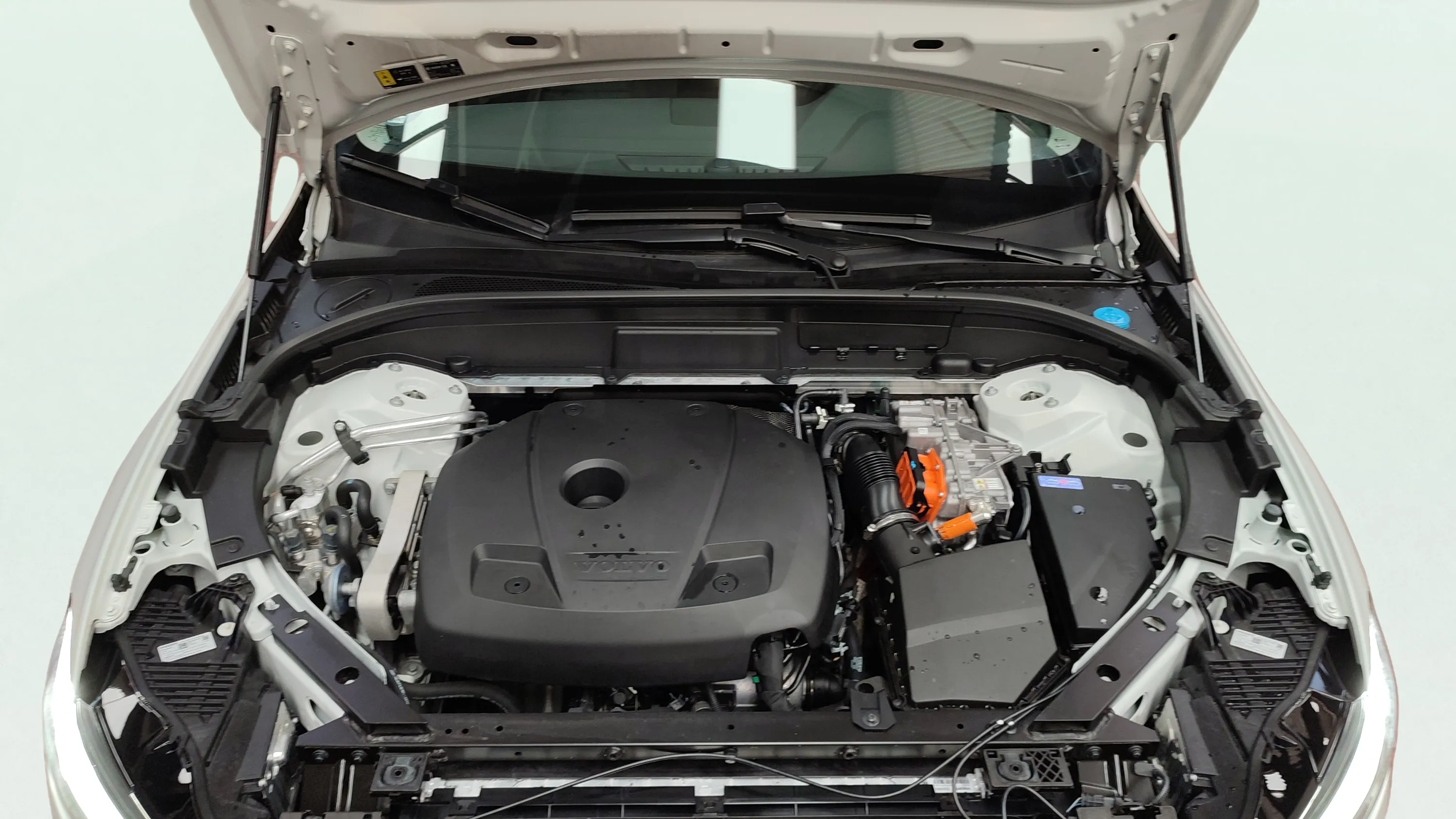 Volvo XC60 2.0 T6 AWD Recharge Inscription - foto 29