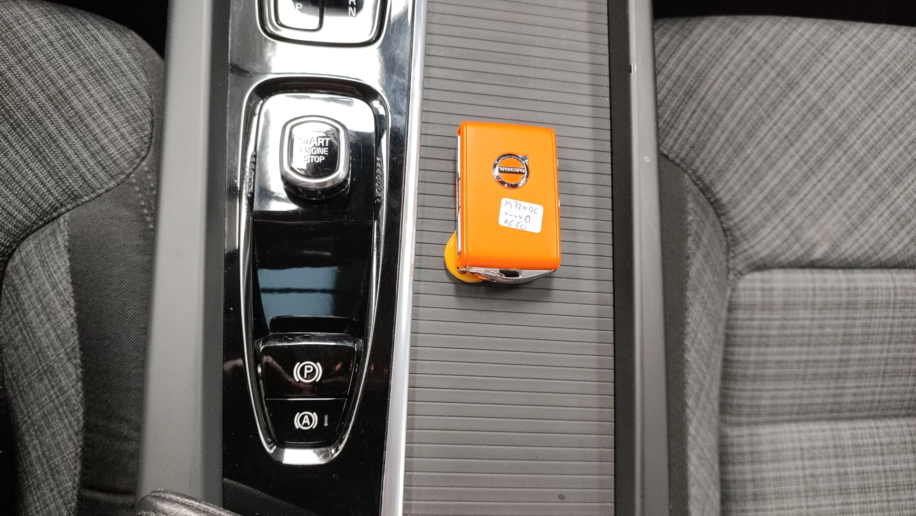 Volvo XC60 2.0 T6 AWD Recharge Inscription - foto 19