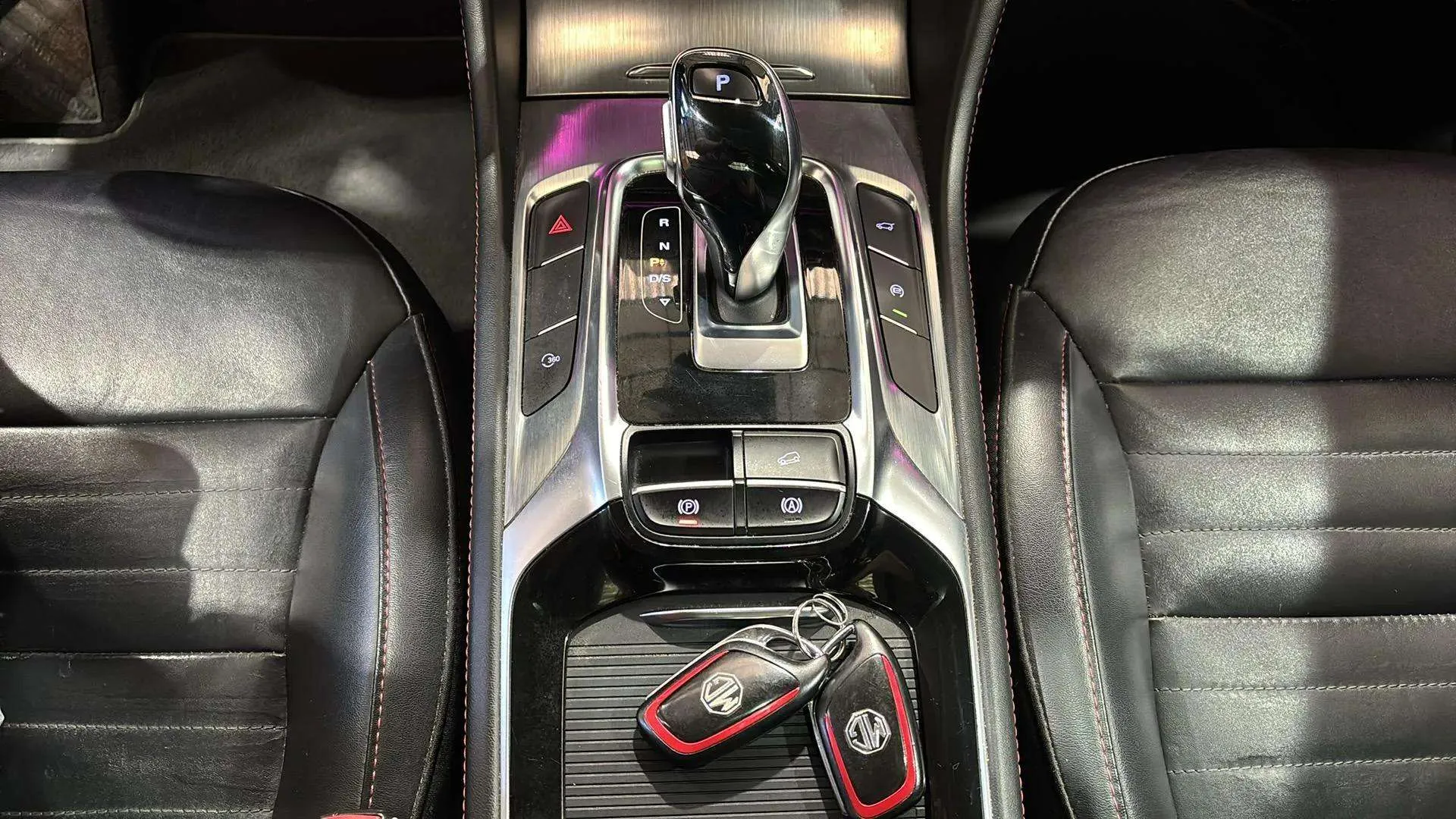 MG HS 1.5 Turbo GDI Luxury DCT - foto 16