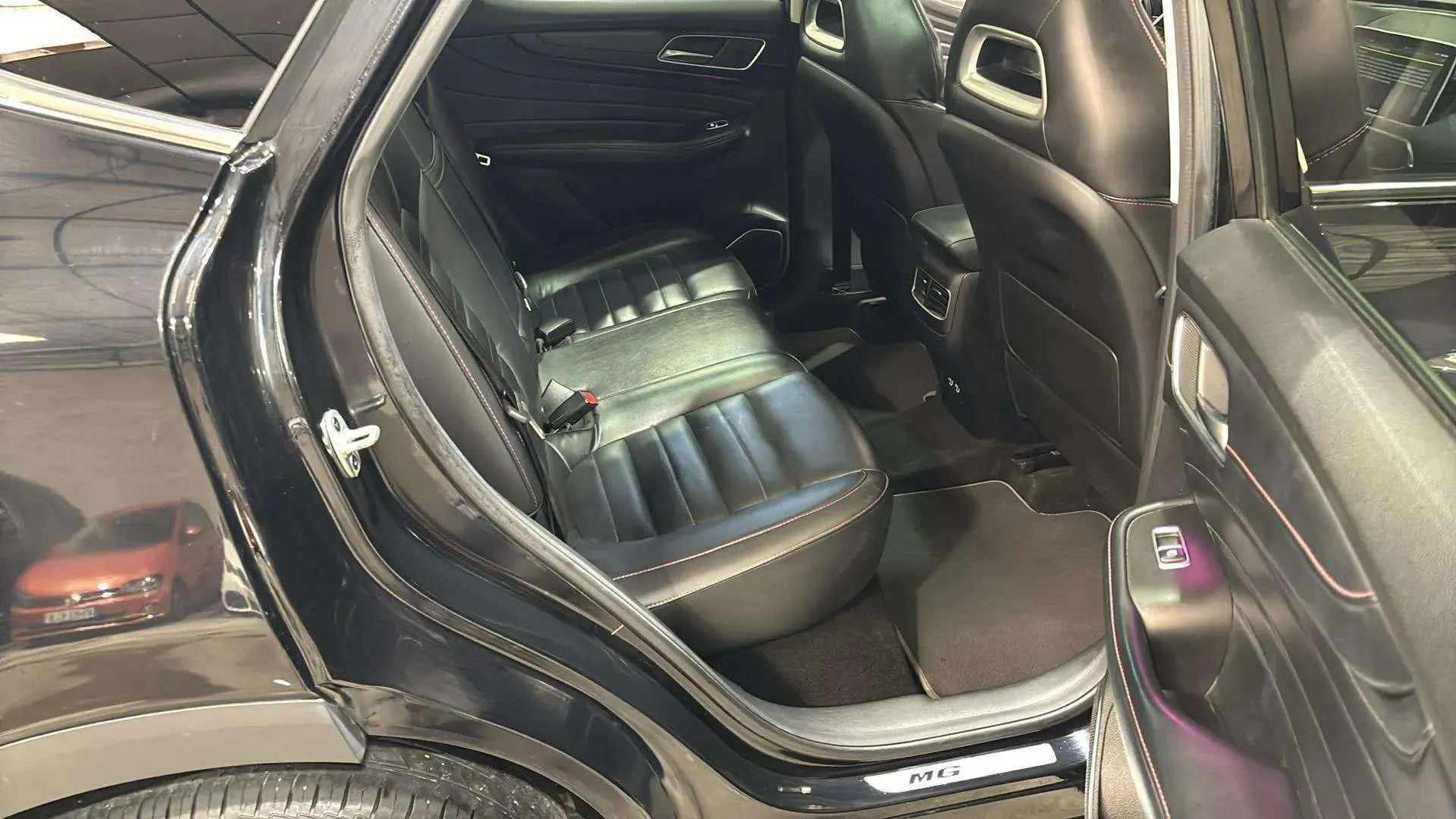 MG HS 1.5 Turbo GDI Luxury DCT - foto 24