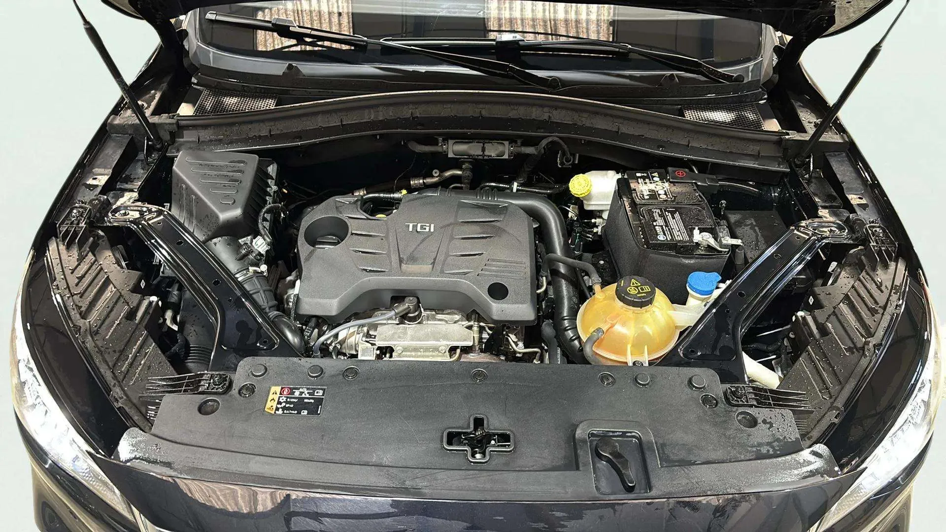 MG HS 1.5 Turbo GDI Luxury DCT - foto 31