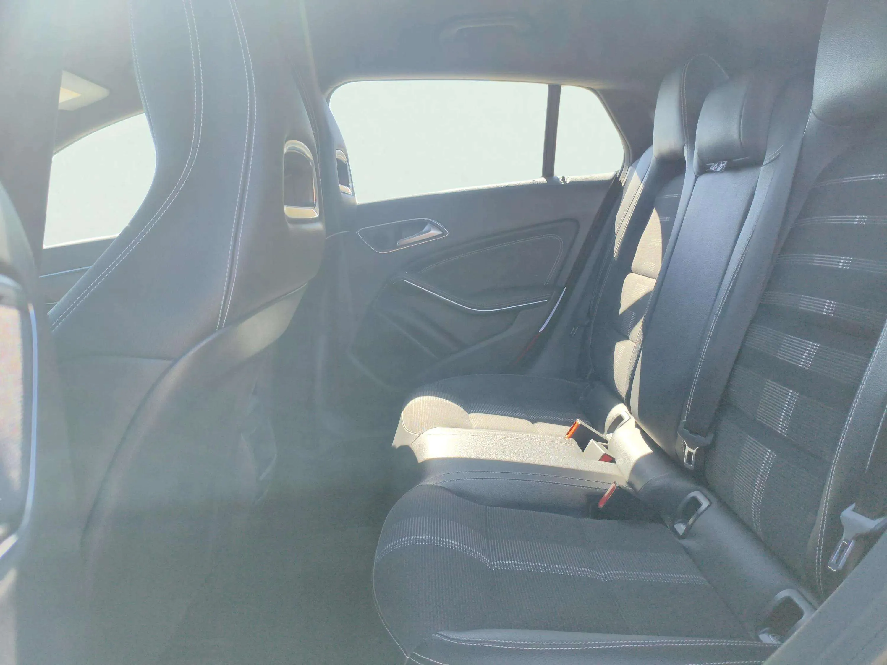 Mercedes-Benz CLA 220 d Shooting Brake - foto 18