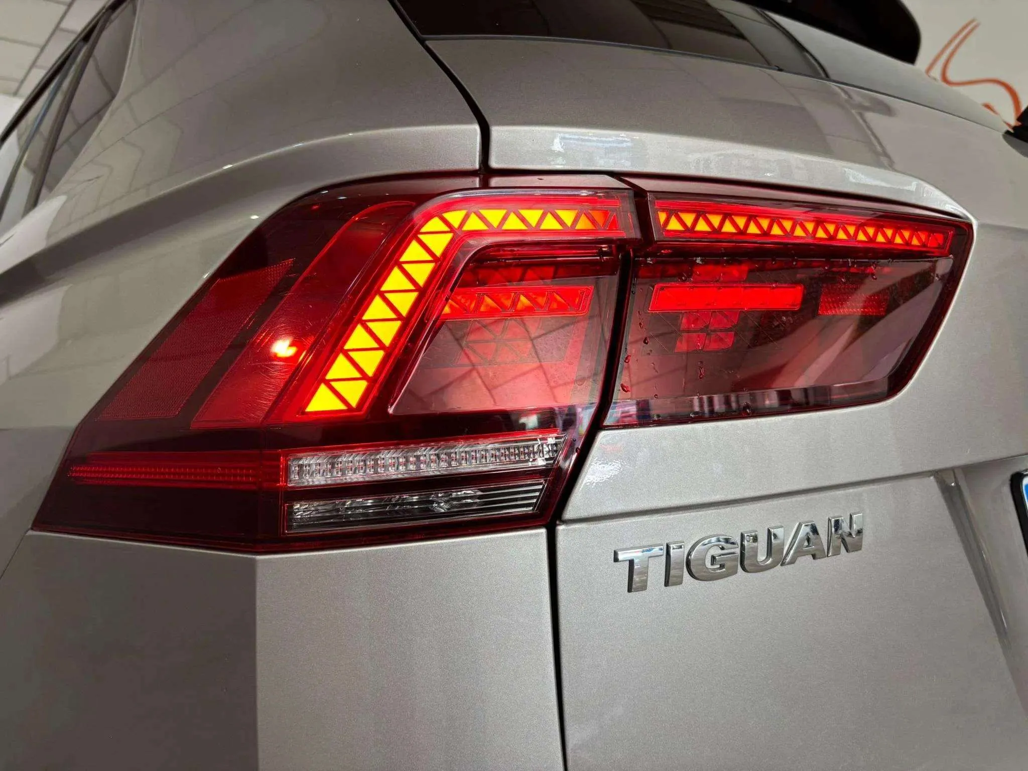 Volkswagen Tiguan R-Line 2.0 TDI DSG - foto 24