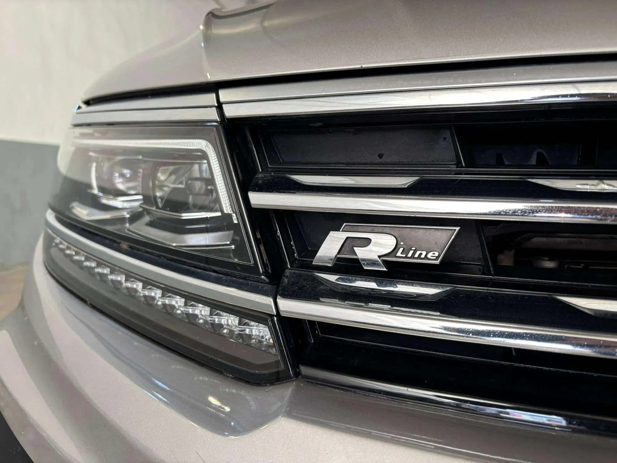 Volkswagen Tiguan R-Line 2.0 TDI DSG - foto 18
