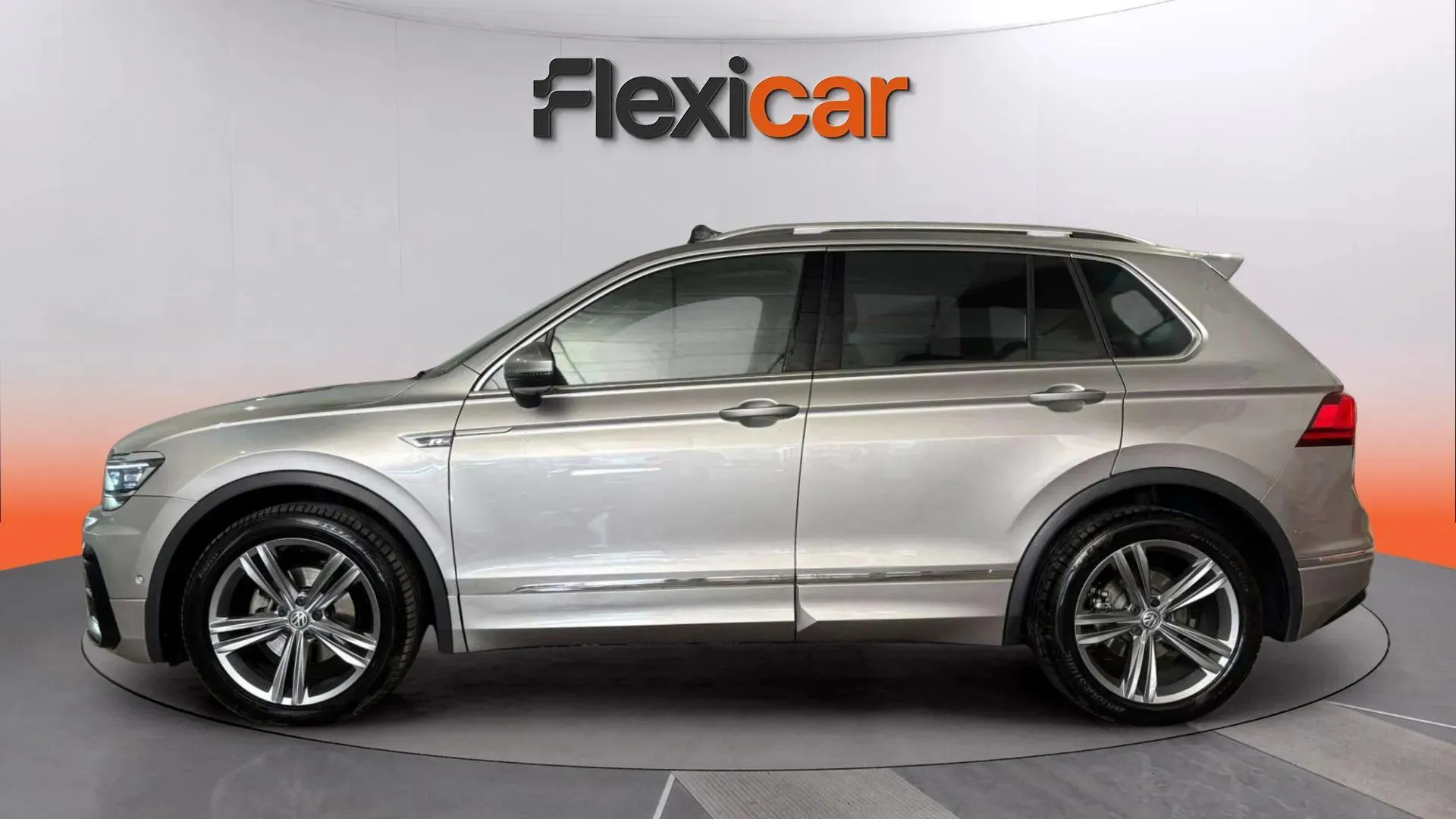 Volkswagen Tiguan R-Line 2.0 TDI DSG - foto 6