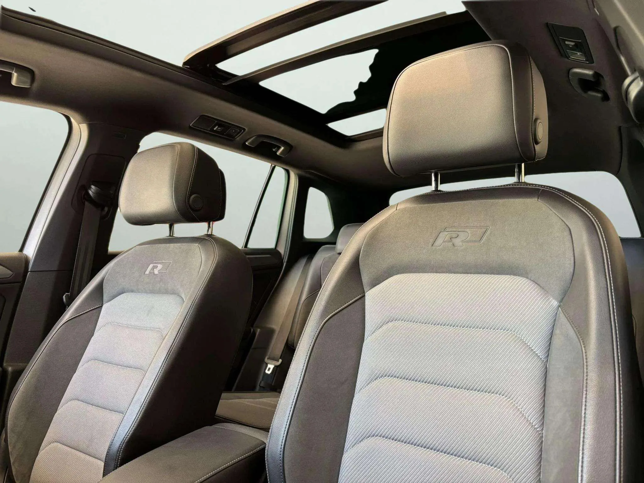 Volkswagen Tiguan R-Line 2.0 TDI DSG - foto 10