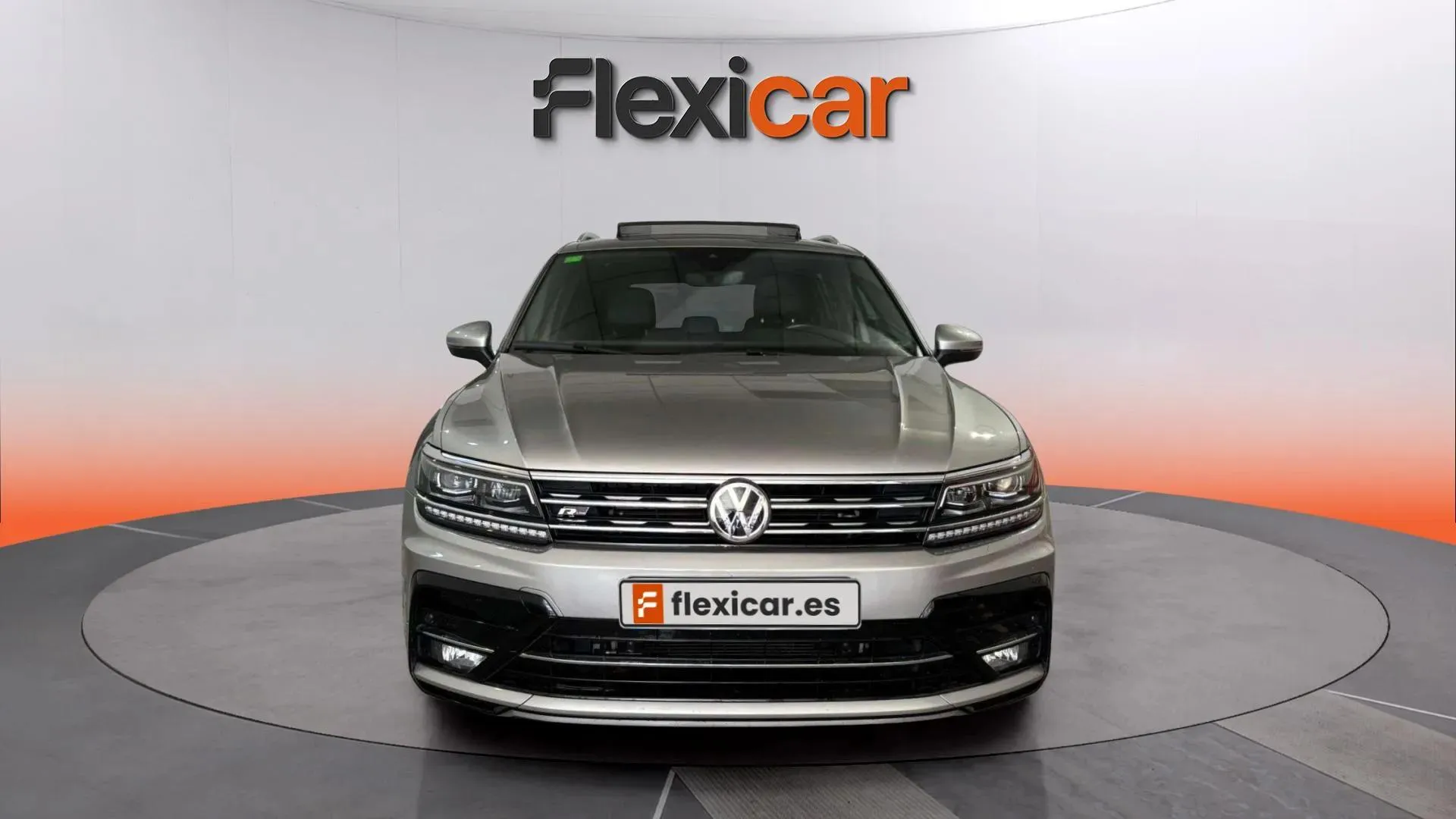 Volkswagen Tiguan R-Line 2.0 TDI DSG - foto 2