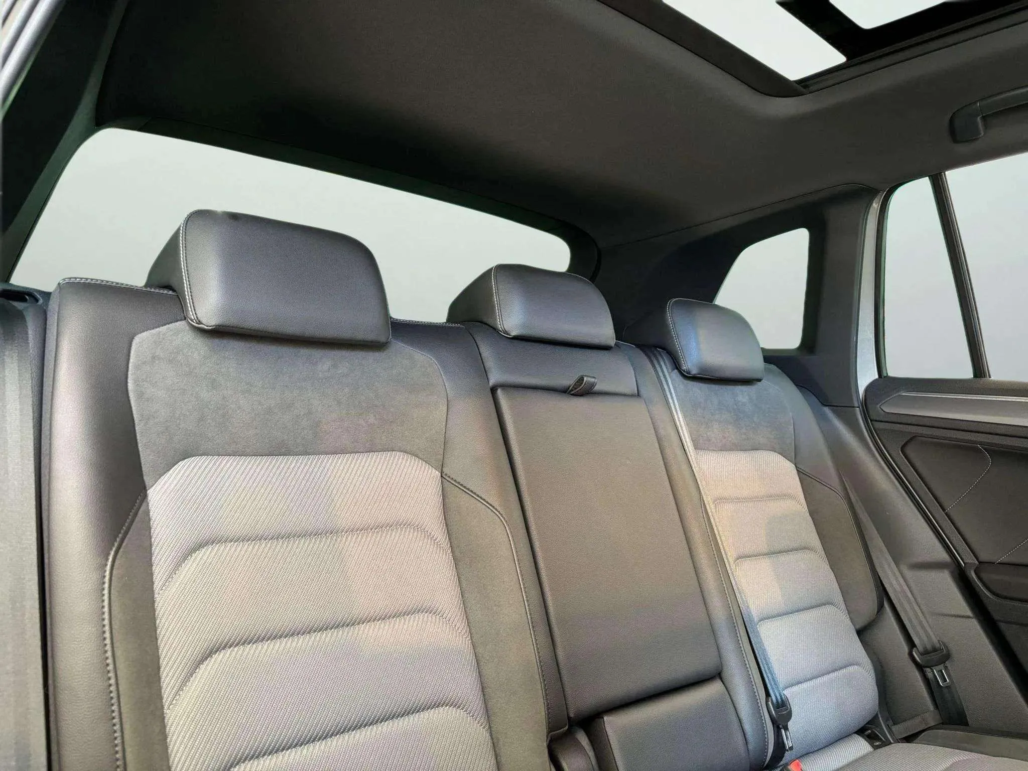 Volkswagen Tiguan R-Line 2.0 TDI DSG - foto 16