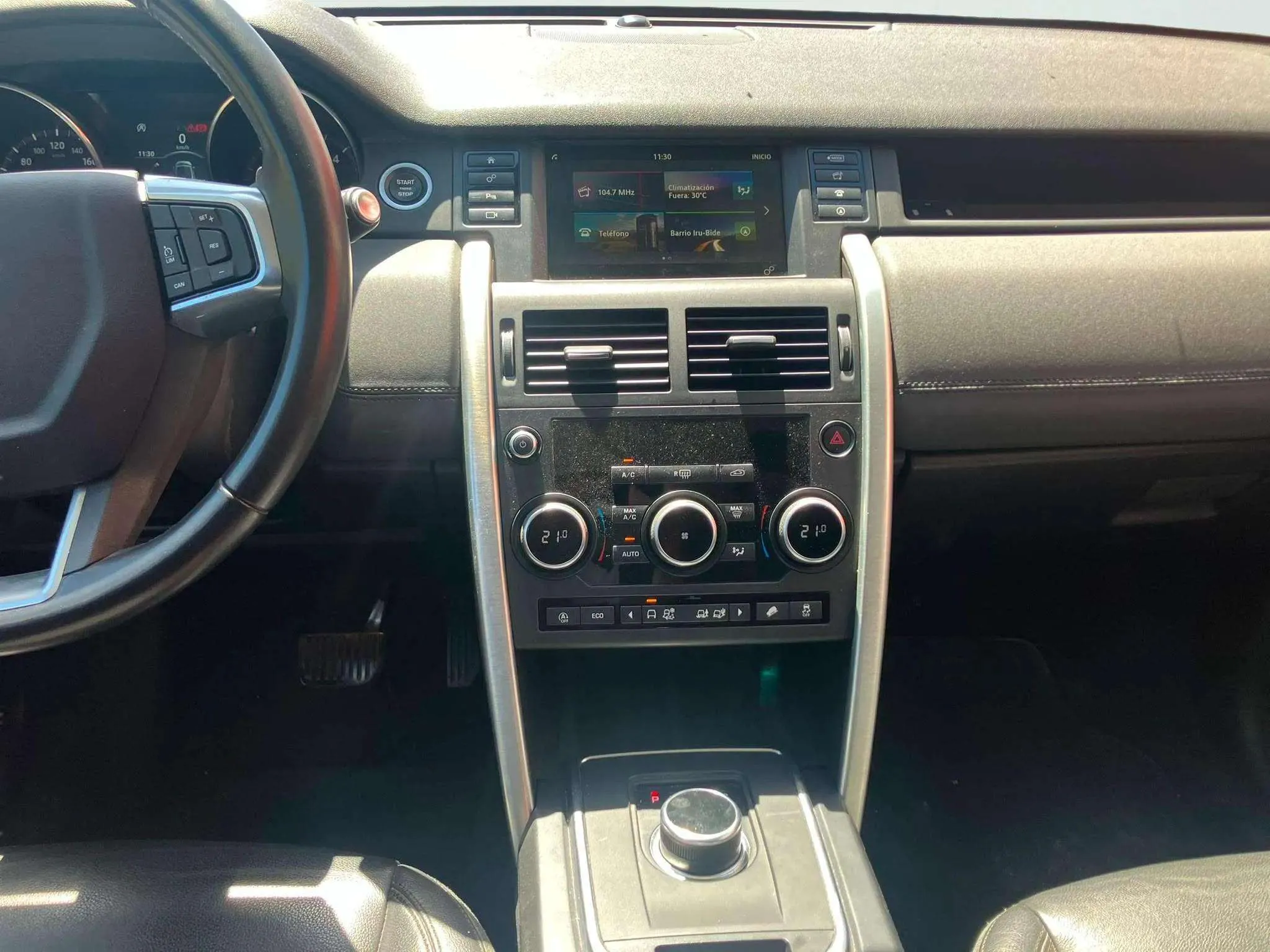 Land Rover Discovery Sport 2.0D TD4 AWD HSE - foto 12