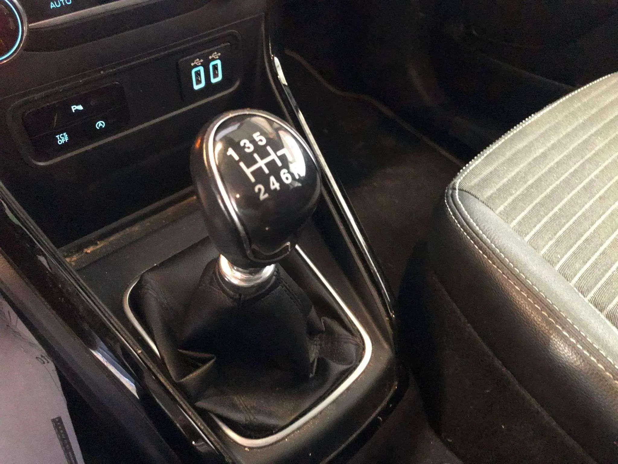Ford EcoSport 1.0T EcoBoost Active - foto 10