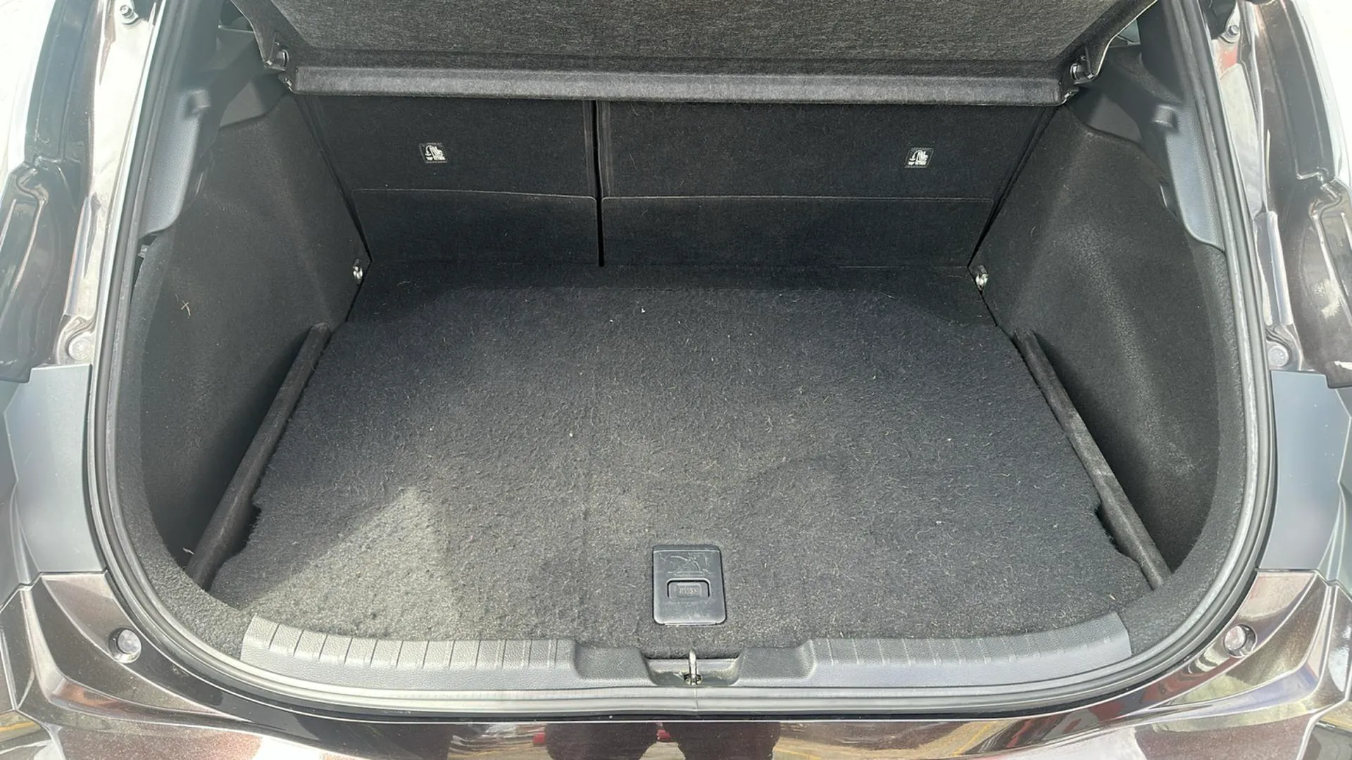 Toyota Corolla 2.0 180H Advance E-CVT - foto 16