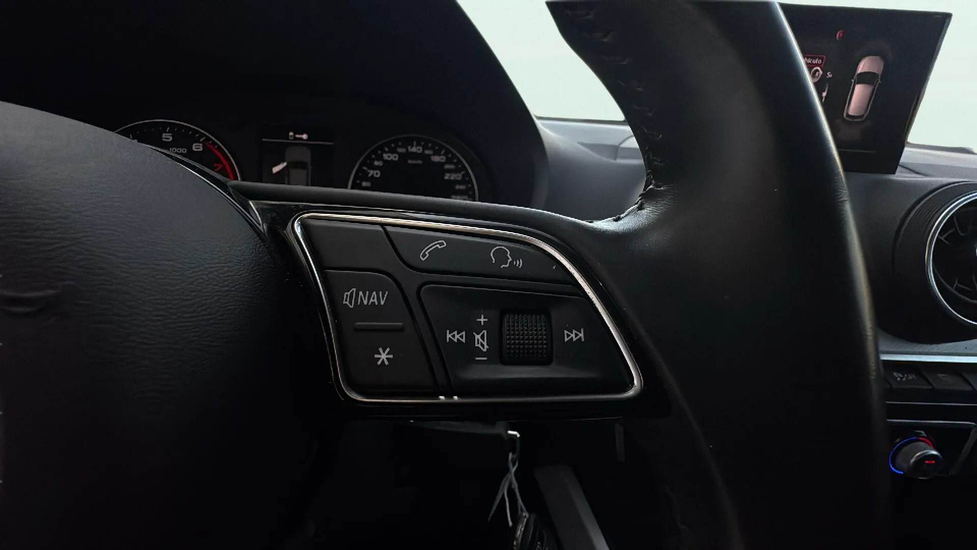 Audi Q2 Design 30 TFSI - foto 12