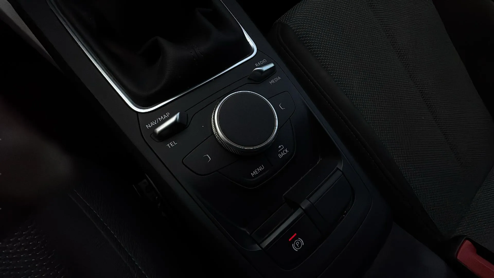 Audi Q2 Design 30 TFSI - foto 14