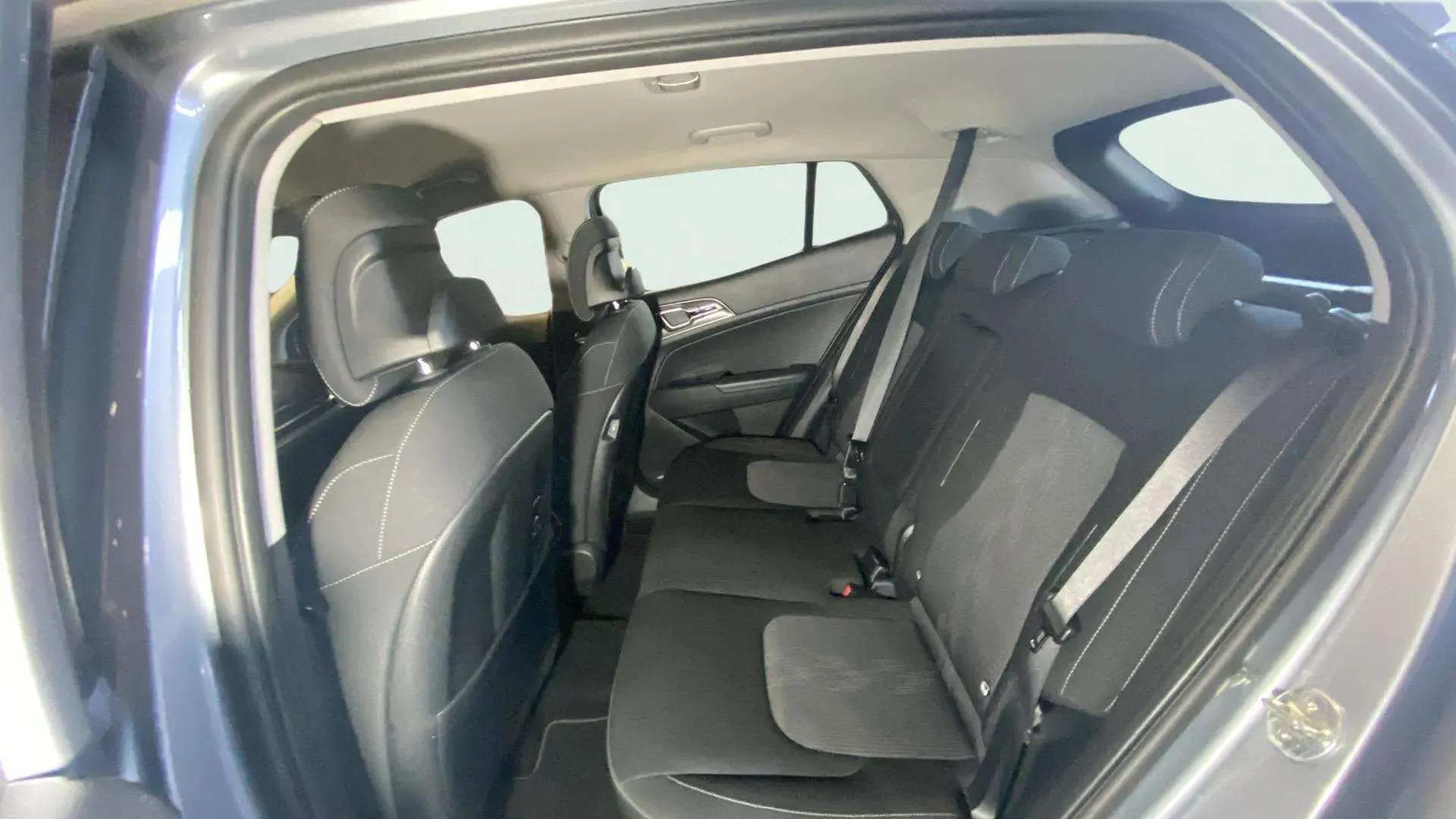 Kia Sportage 1.6 T-GDi PHEV Drive 4x4 - foto 17