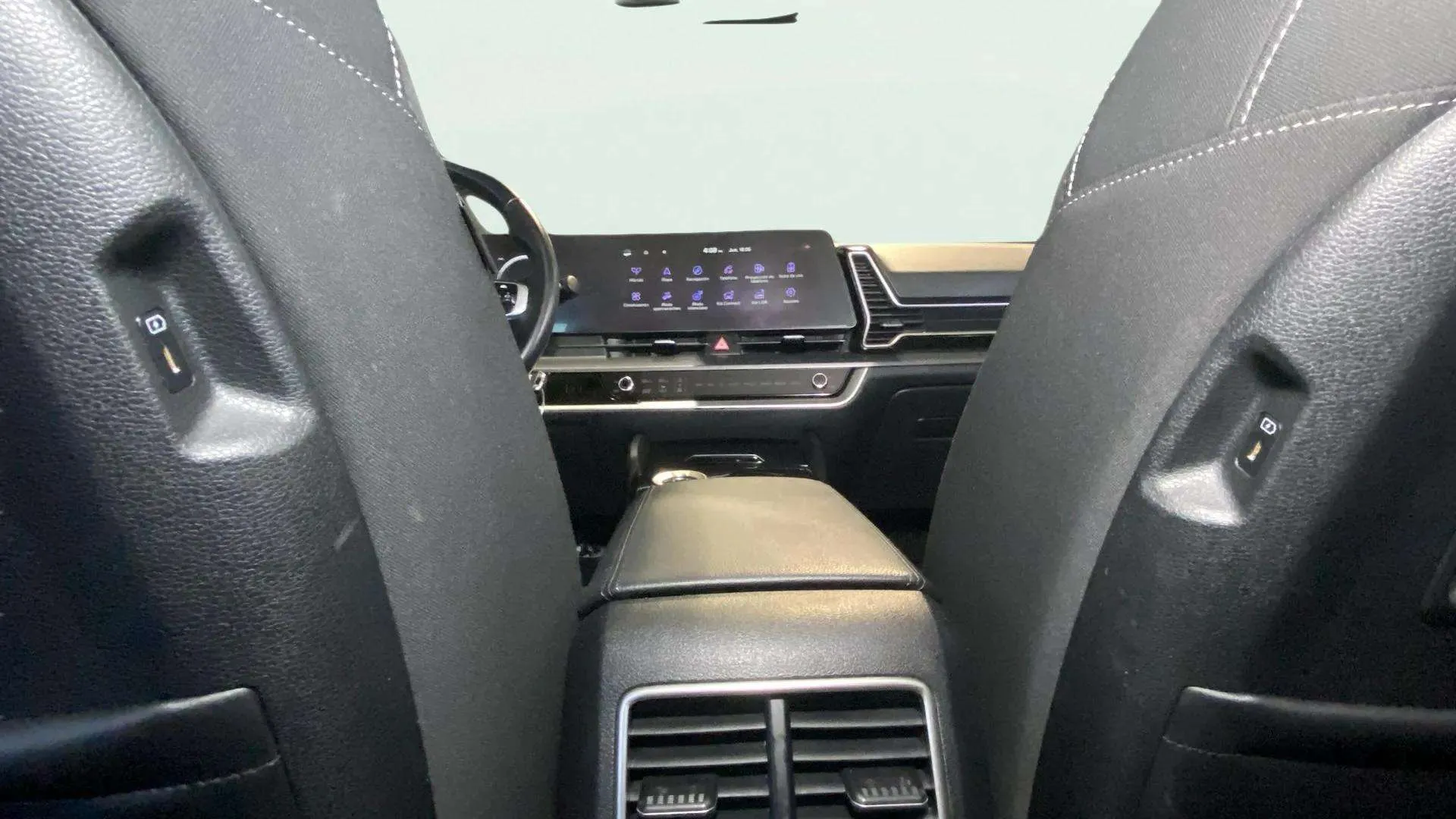 Kia Sportage 1.6 T-GDi PHEV Drive 4x4 - foto 31