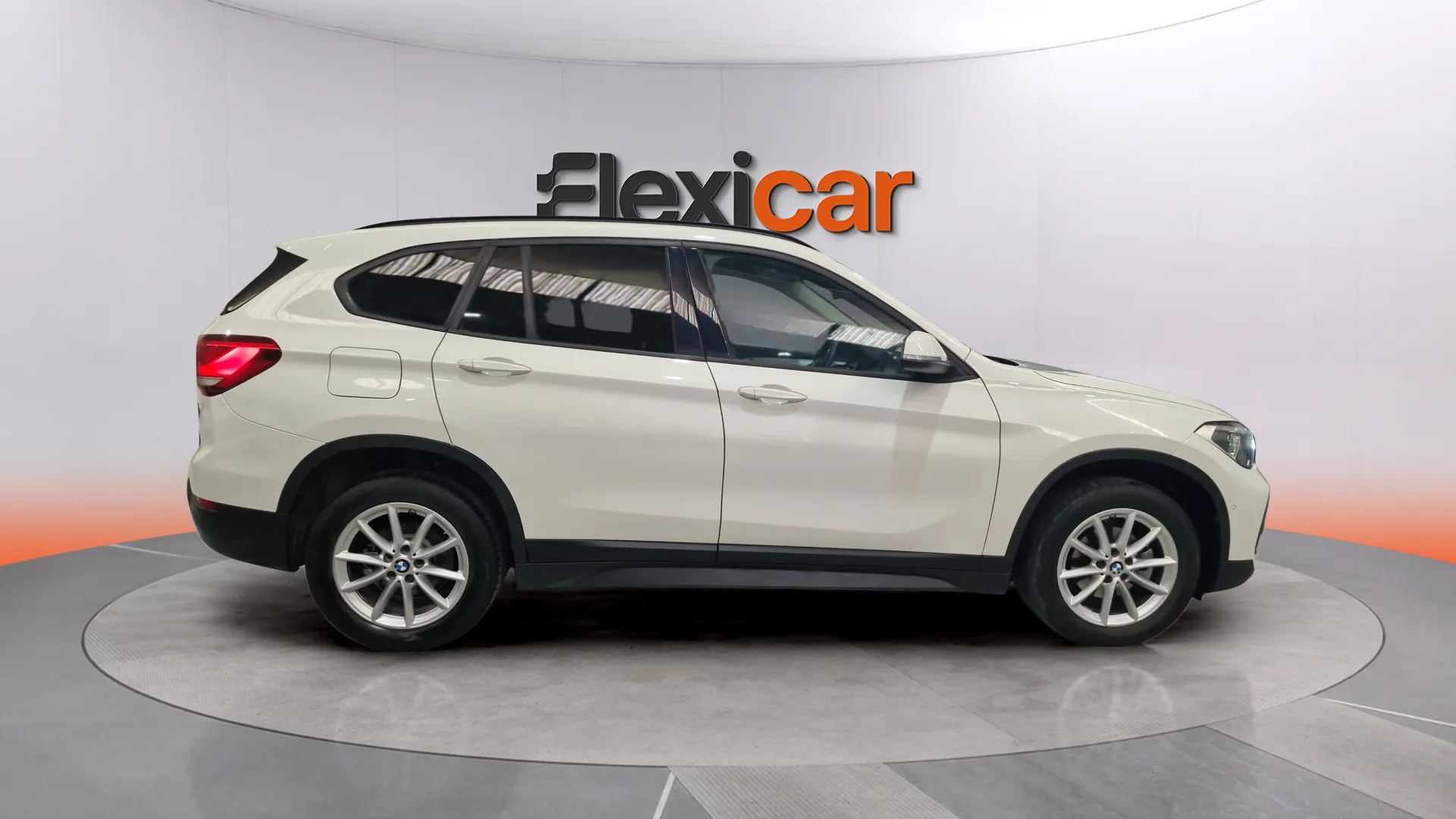 BMW X1 sDrive16d - foto 3