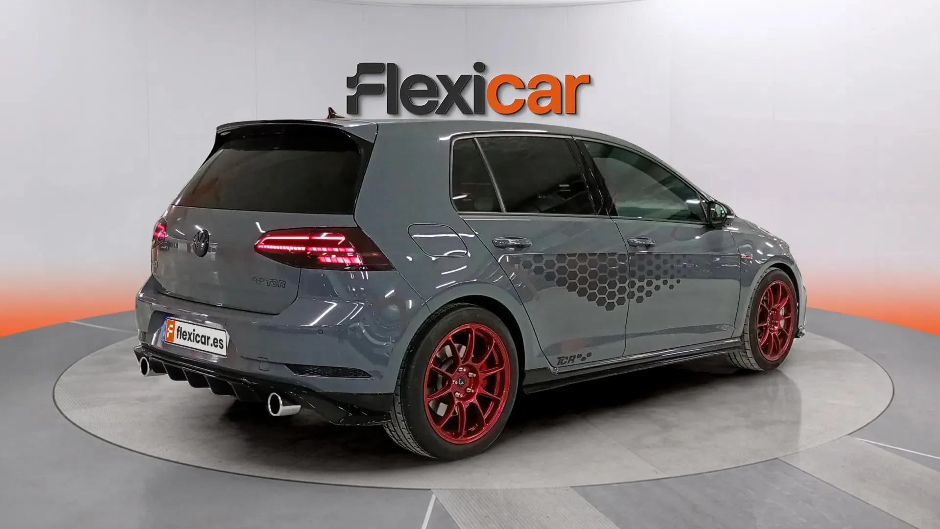 Volkswagen Golf GTI TCR 2.0 TSI DSG - foto 6