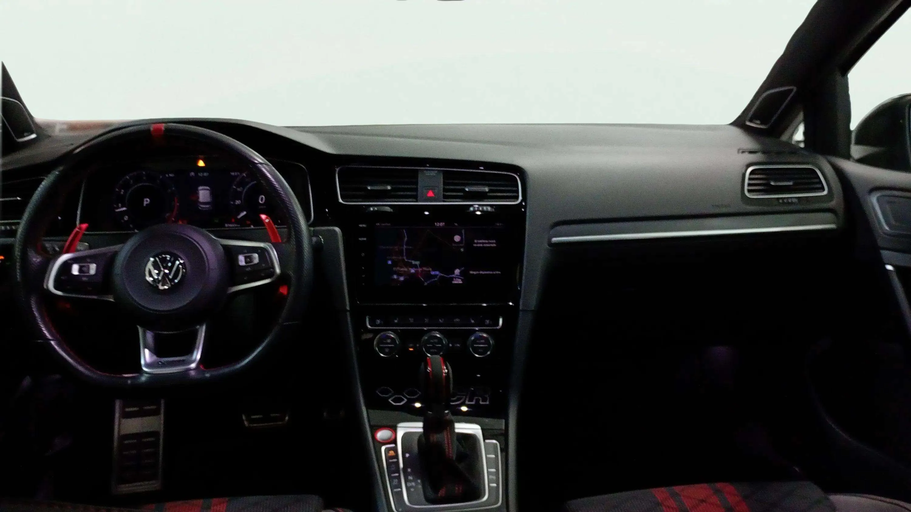Volkswagen Golf GTI TCR 2.0 TSI DSG - foto 9