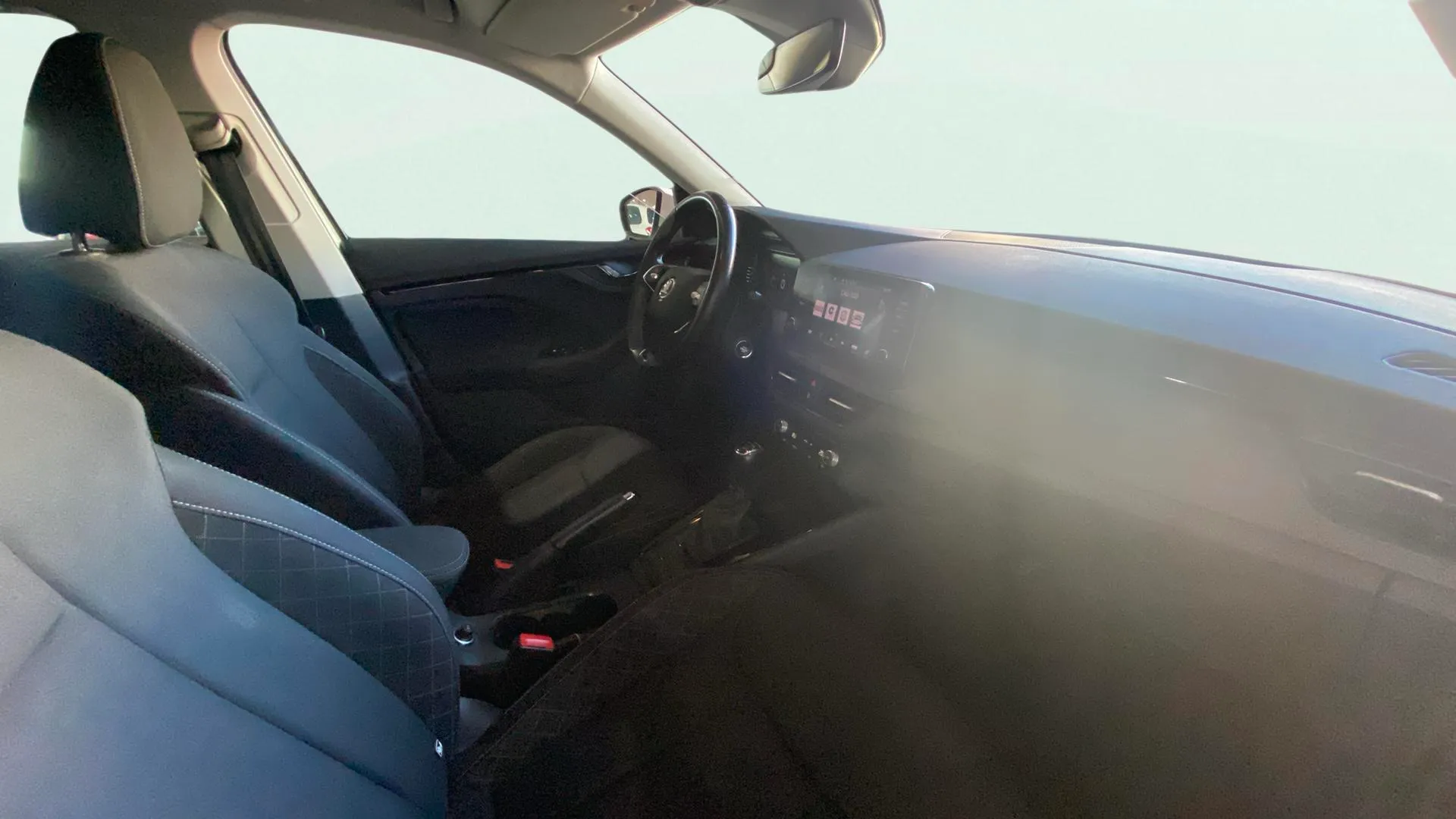 Škoda Kamiq 1.0 TSI DSG Ambition - foto 16