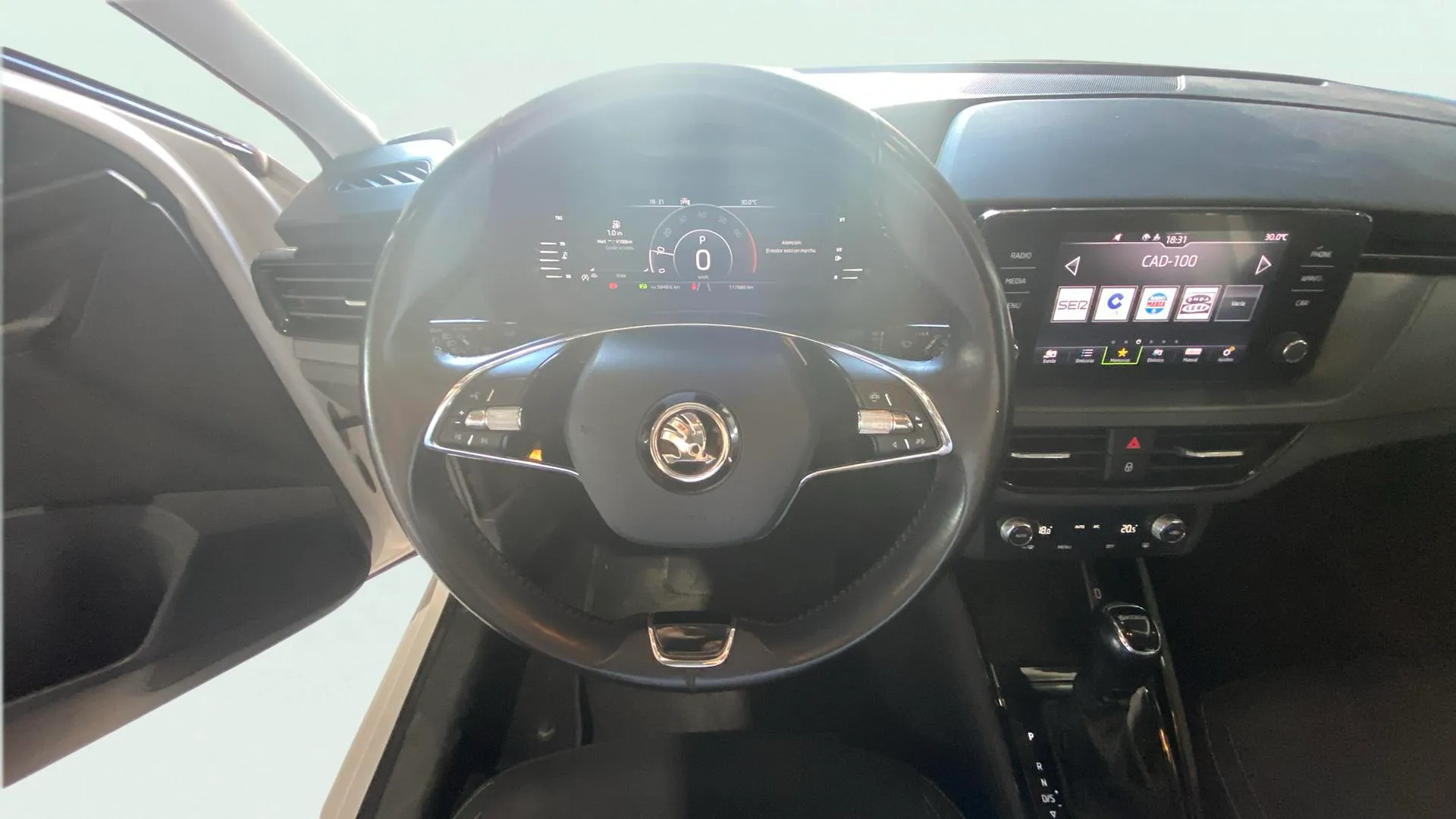 Škoda Kamiq 1.0 TSI DSG Ambition - foto 10