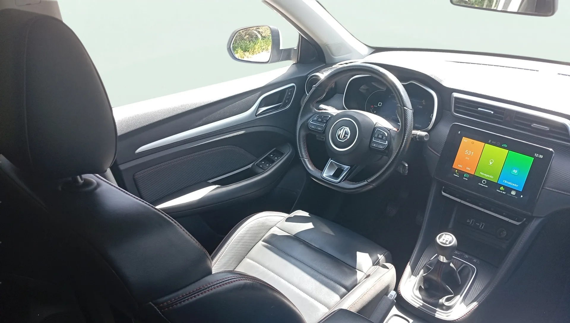 MG ZS 1.5 Luxury - foto 19