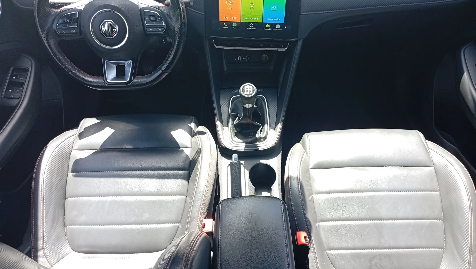 MG ZS 1.5 Luxury - foto 18