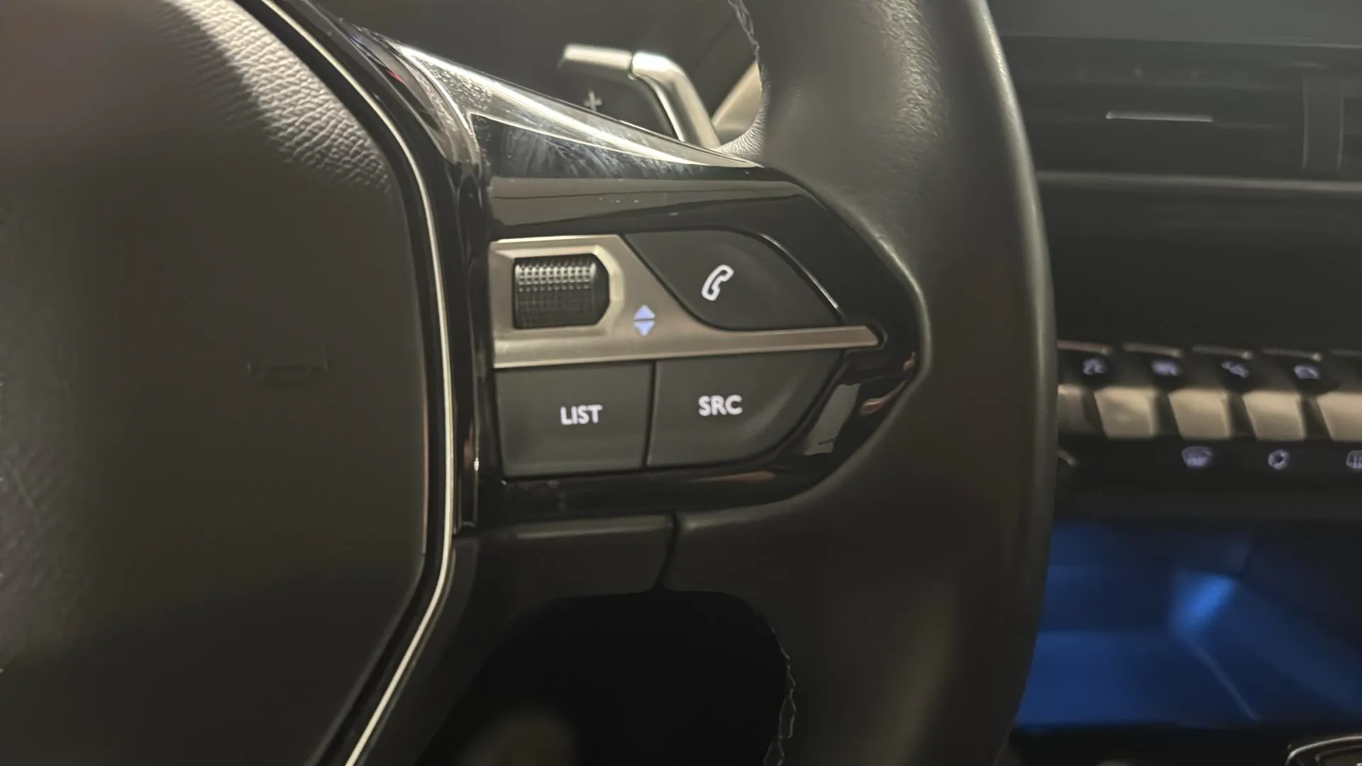 Peugeot 3008 1.5 BlueHDi Allure Pack EAT8 - foto 13