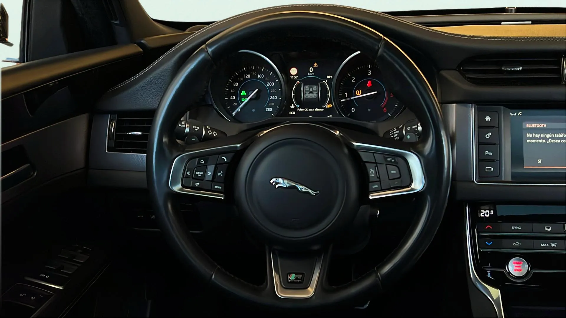 Jaguar XF 2.0D R-Sport - foto 18