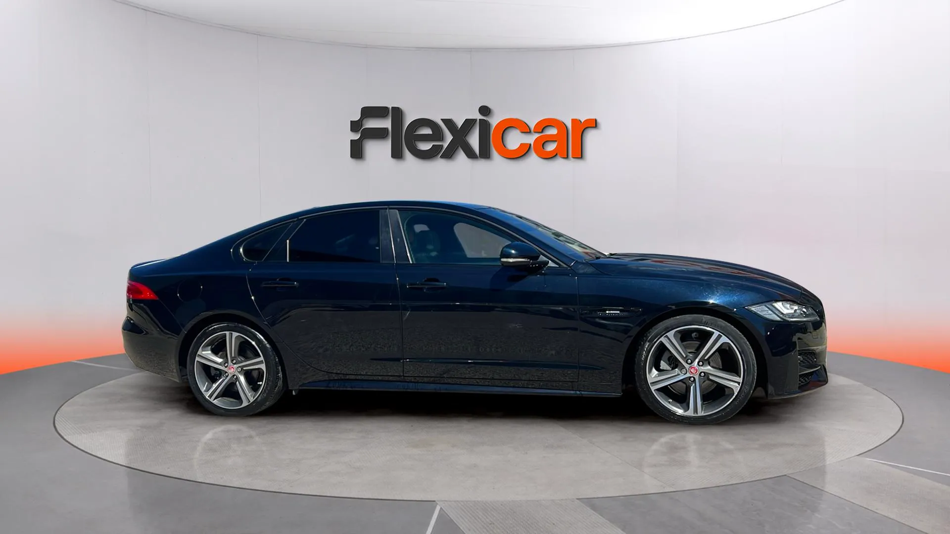Jaguar XF 2.0D R-Sport - foto 6