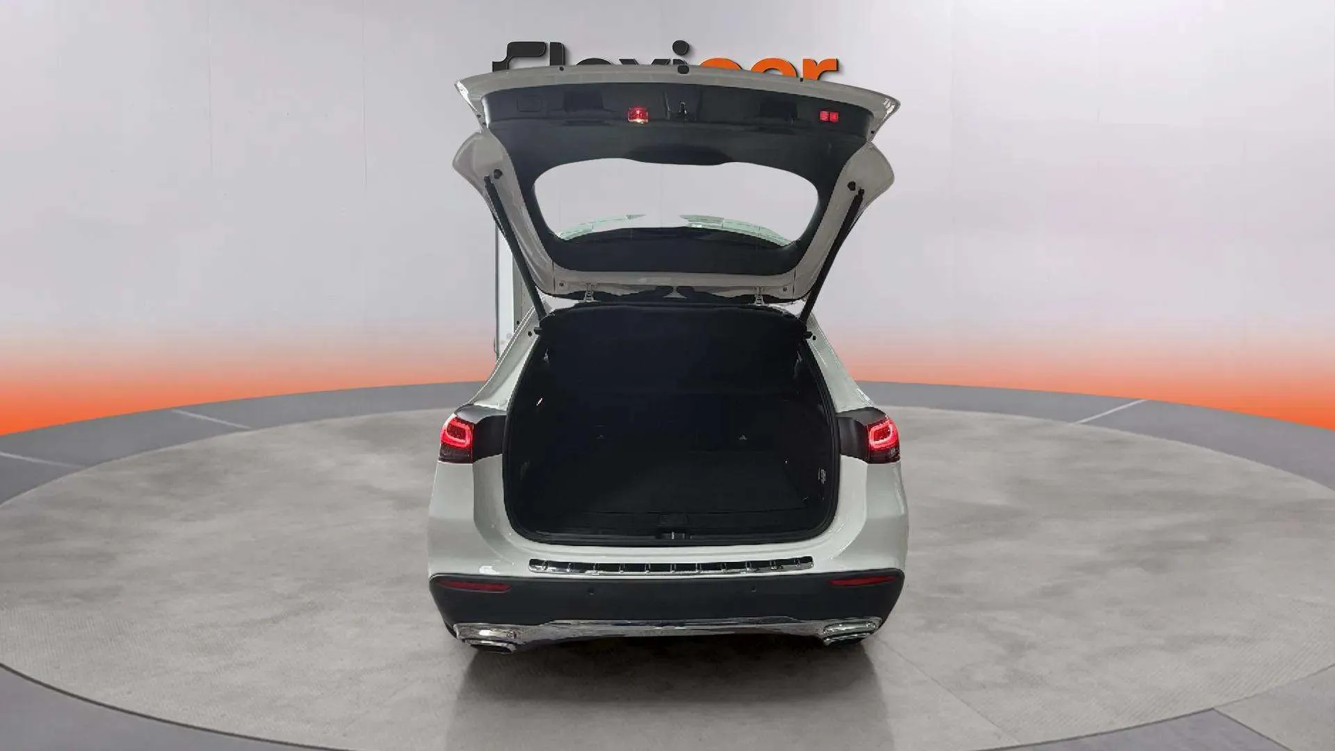 Mercedes-Benz GLA 200 - foto 13