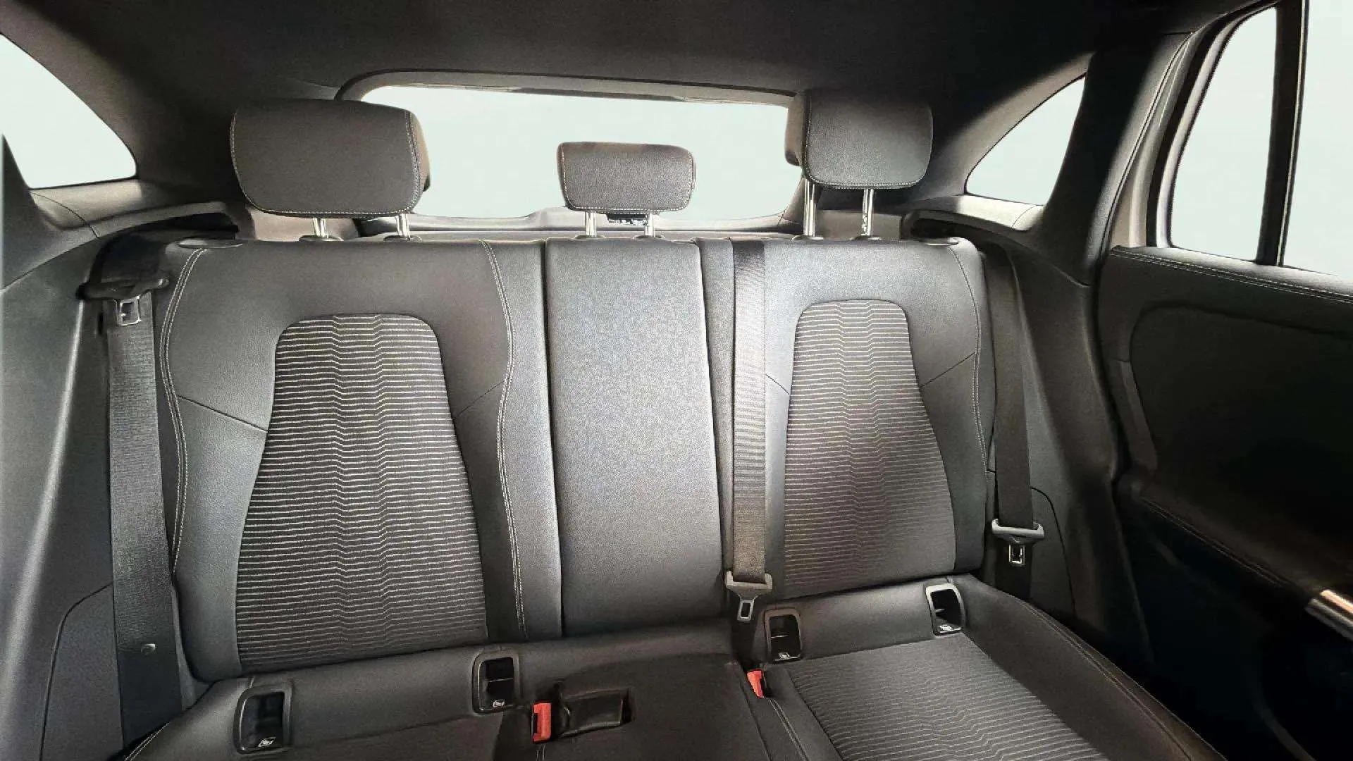 Mercedes-Benz GLA 200 - foto 23