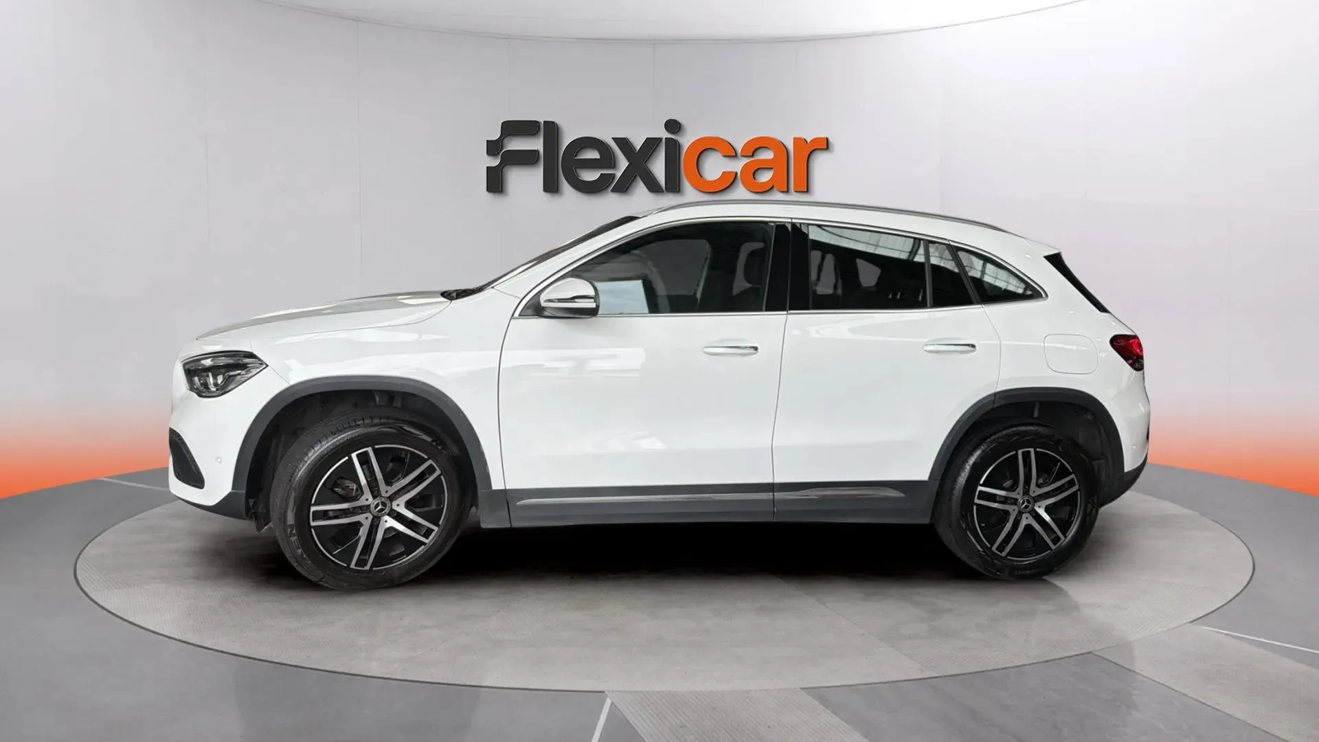 Mercedes-Benz GLA 200 - foto 8