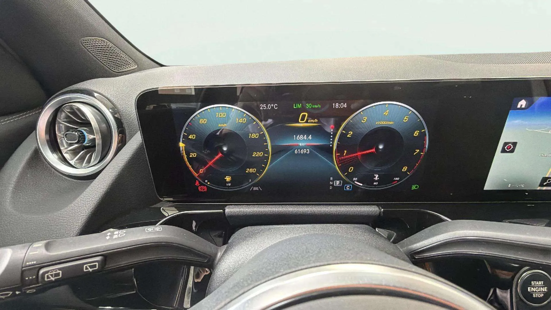 Mercedes-Benz GLA 200 - foto 18