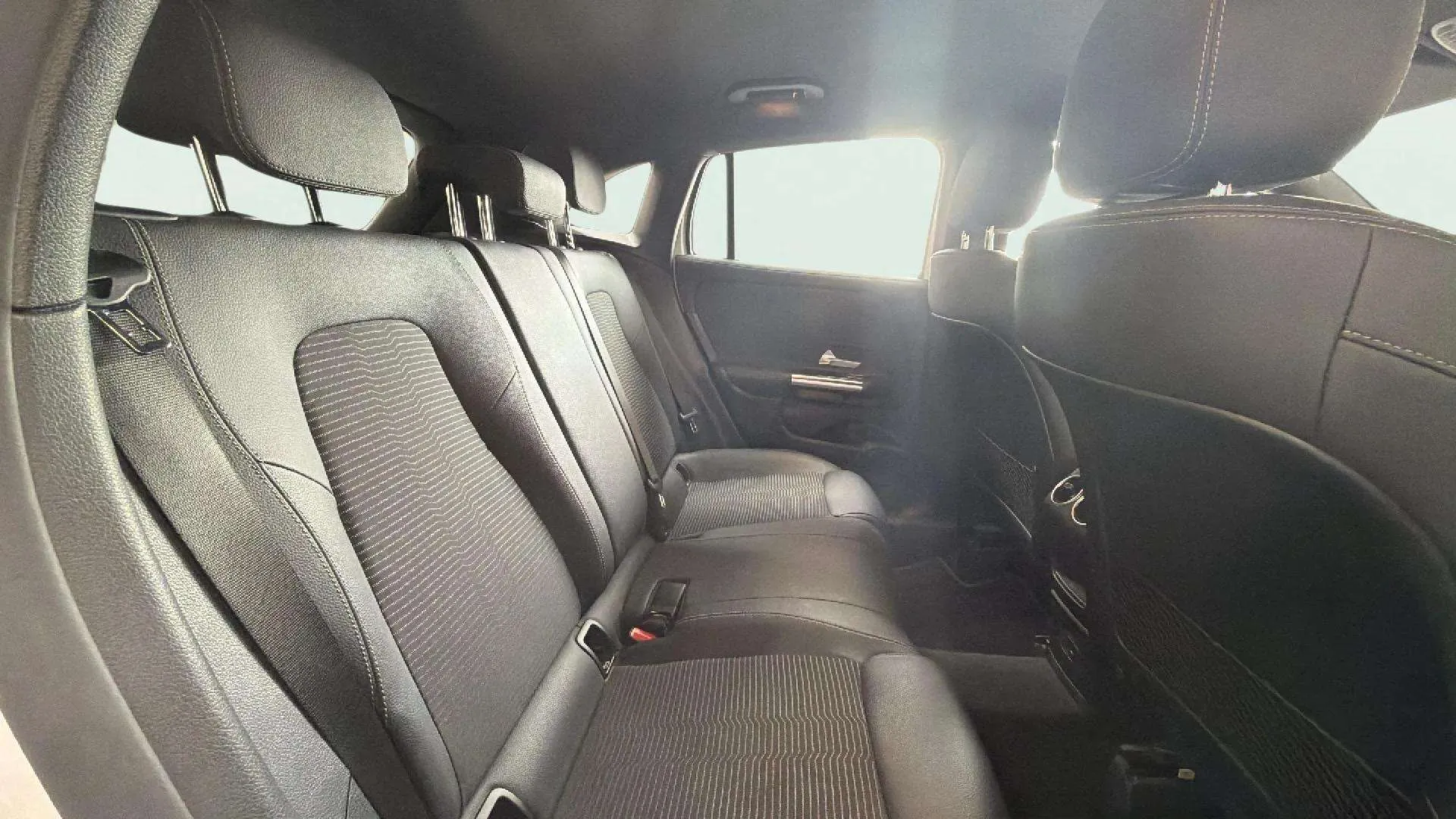 Mercedes-Benz GLA 200 - foto 22