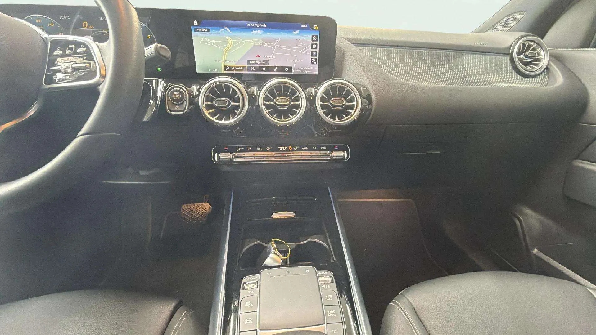 Mercedes-Benz GLA 200 - foto 17