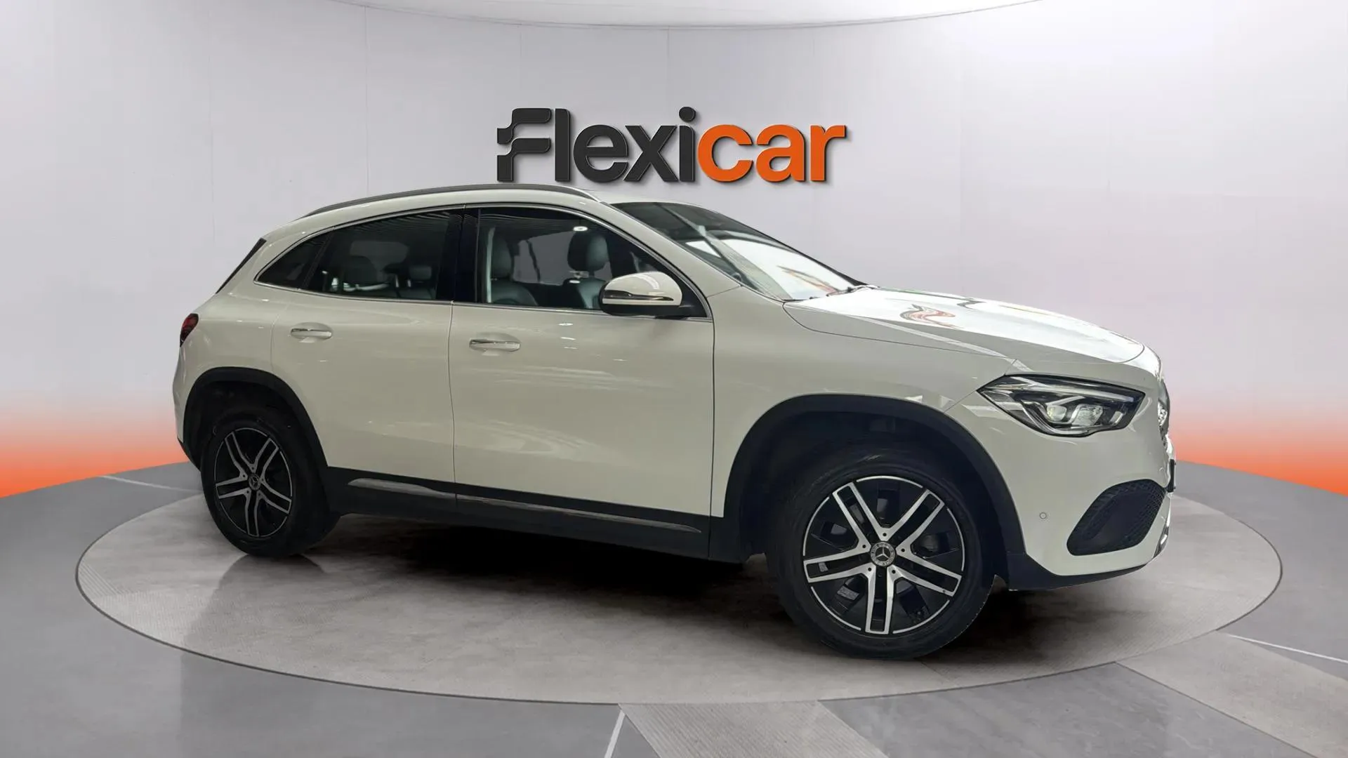 Mercedes-Benz GLA 200 - foto 6
