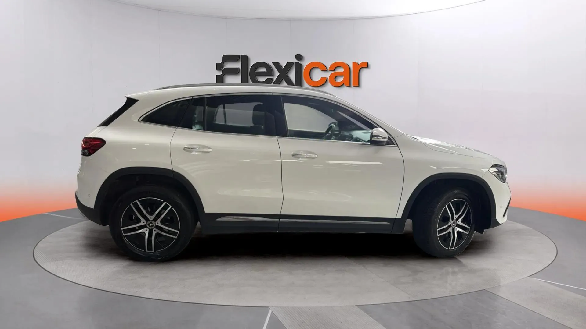 Mercedes-Benz GLA 200 - foto 7