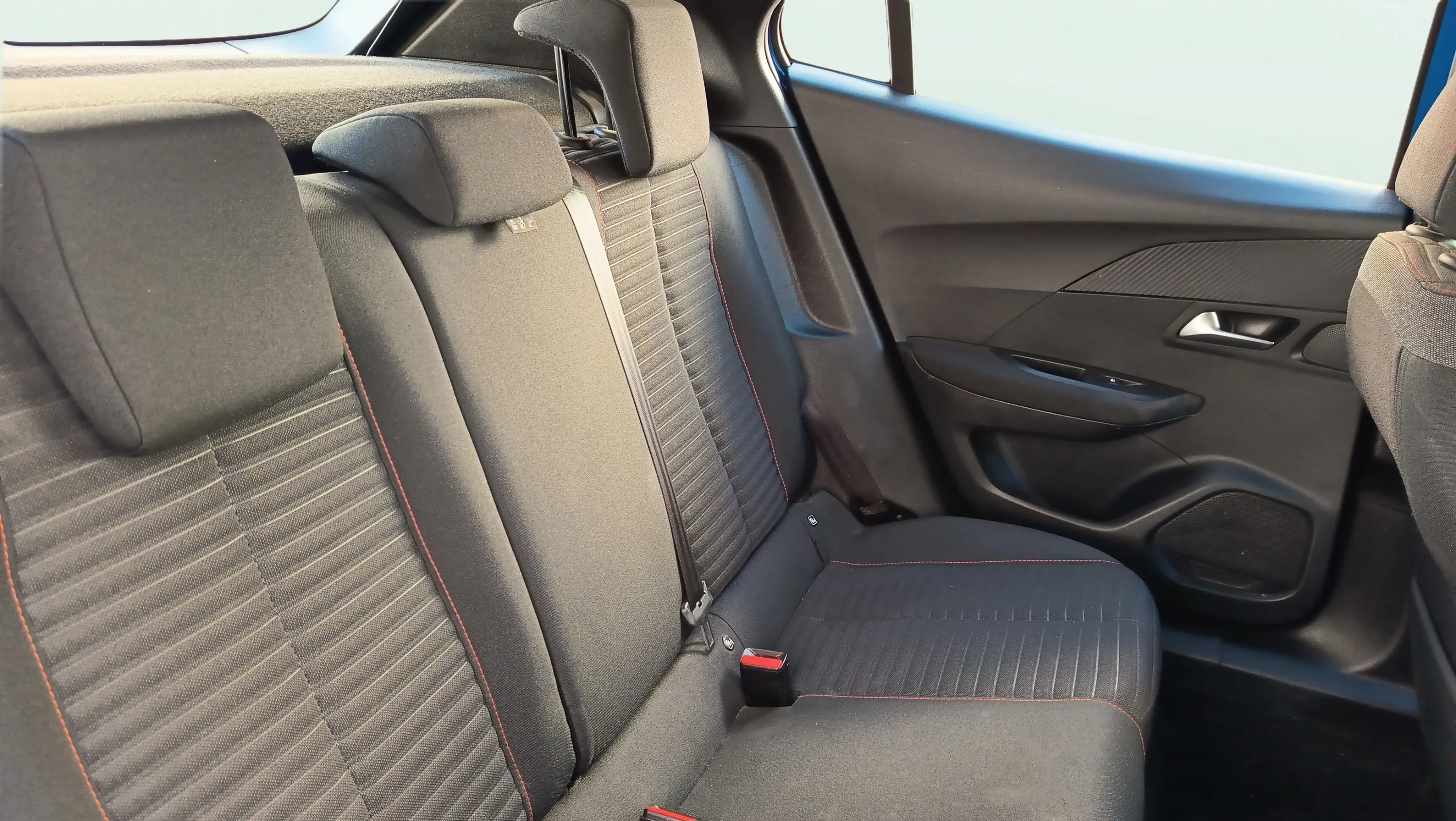 Peugeot 2008 Active Pack PureTech 100 BVM6 - foto 18