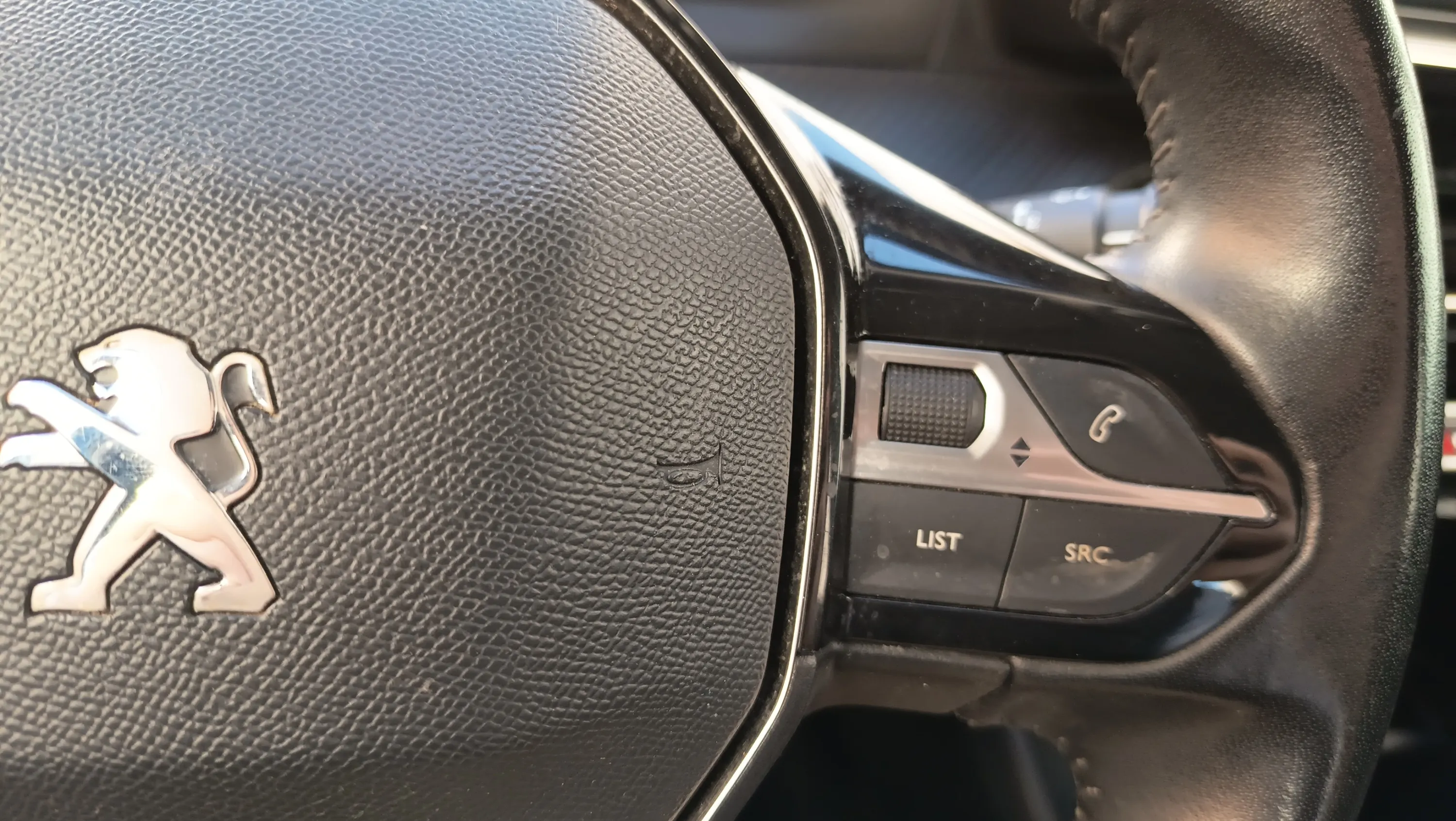 Peugeot 2008 Active Pack PureTech 100 BVM6 - foto 15