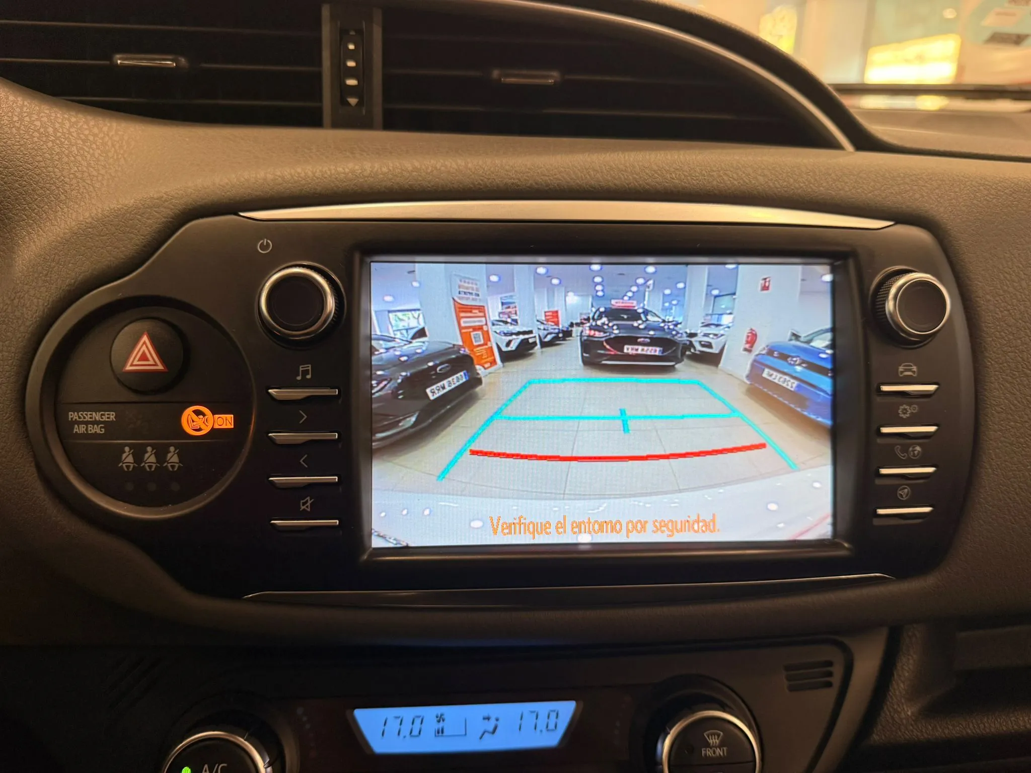 Toyota Yaris 1.5 110 Active - foto 19