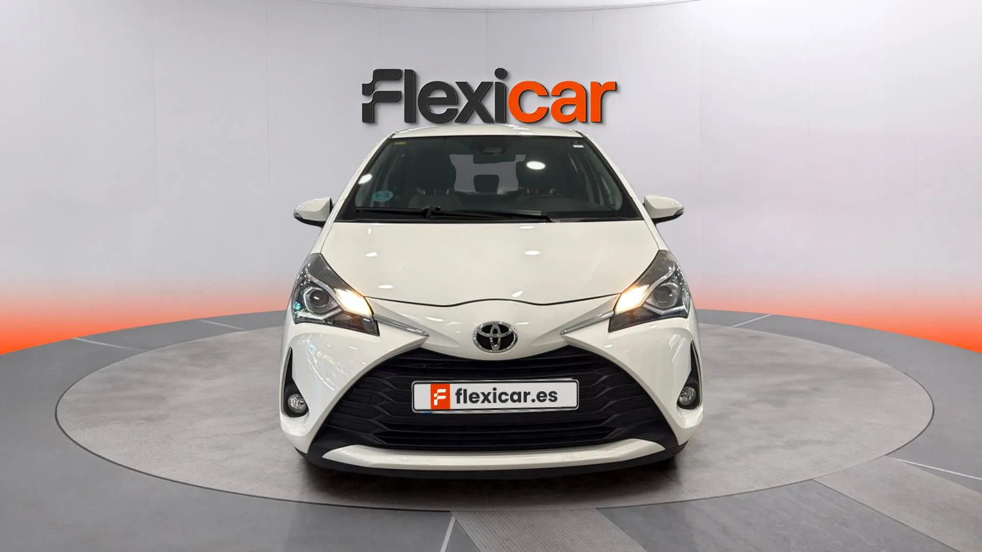 Toyota Yaris 1.5 110 Active - foto 2