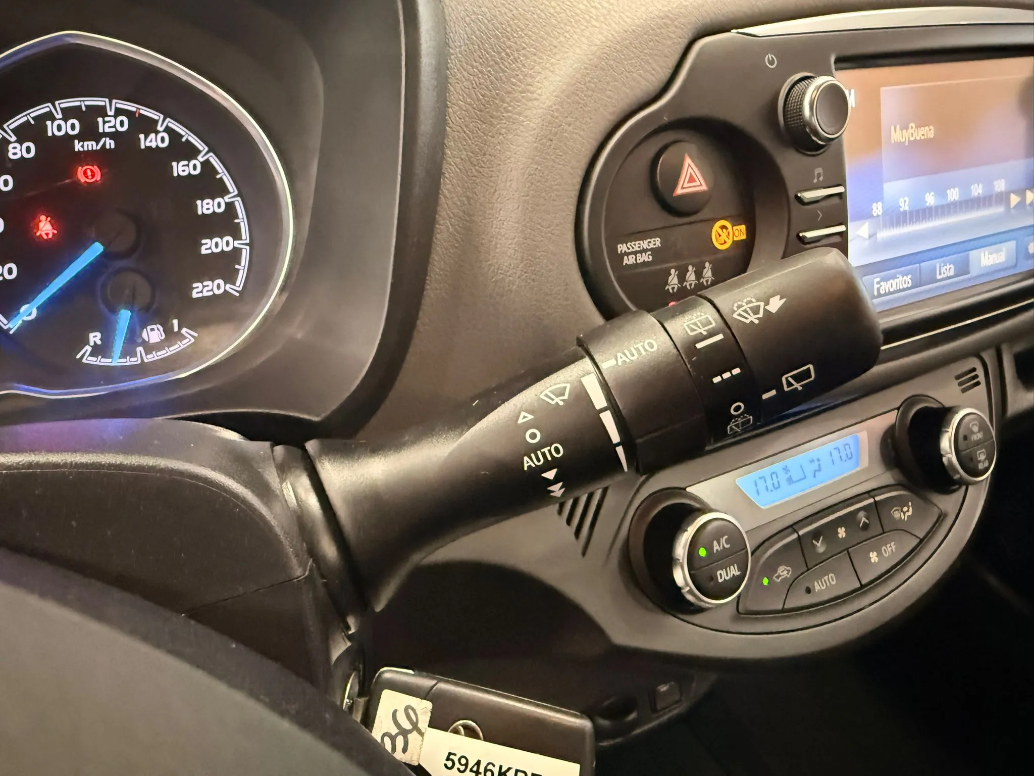 Toyota Yaris 1.5 110 Active - foto 14