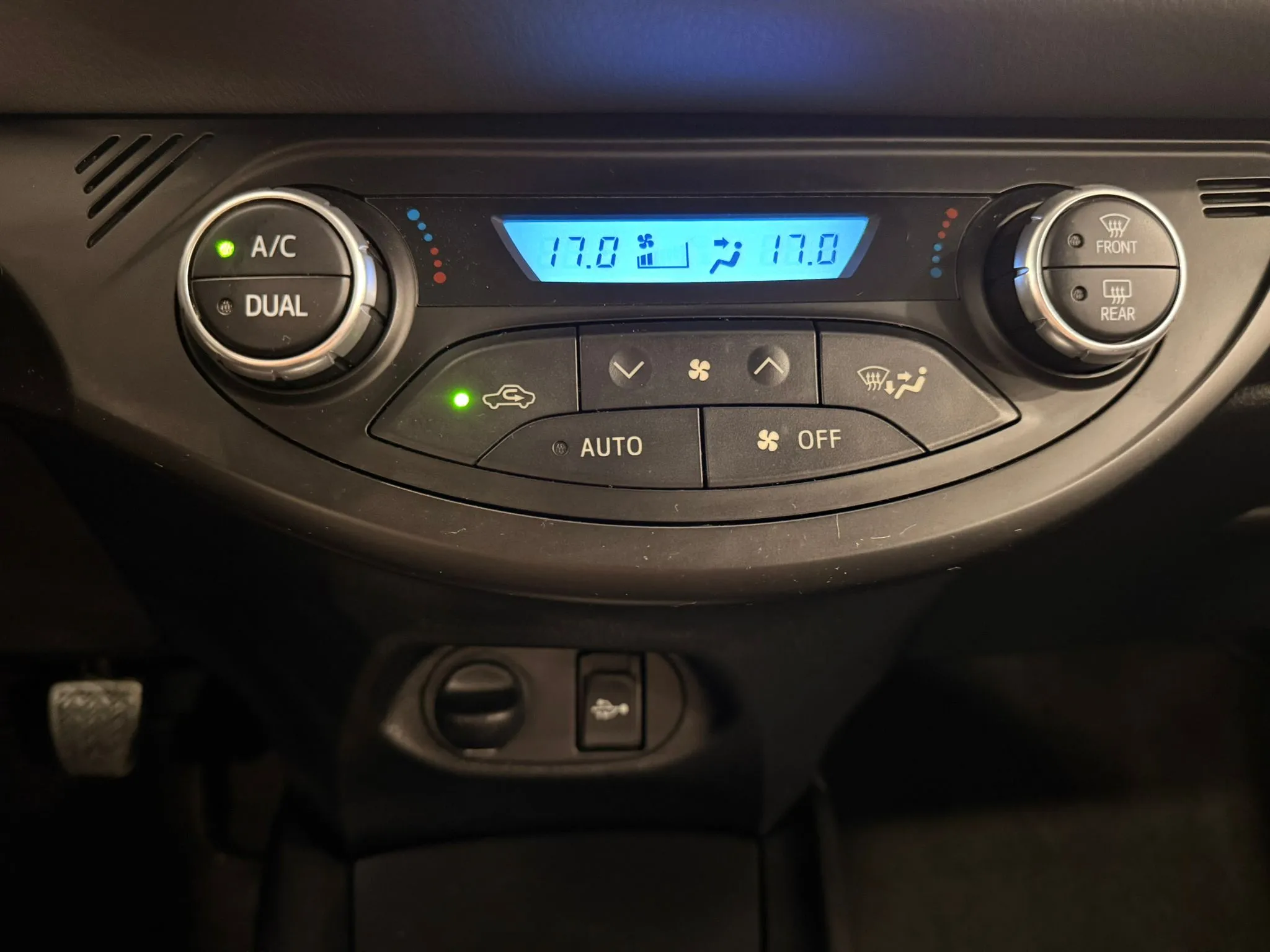 Toyota Yaris 1.5 110 Active - foto 16