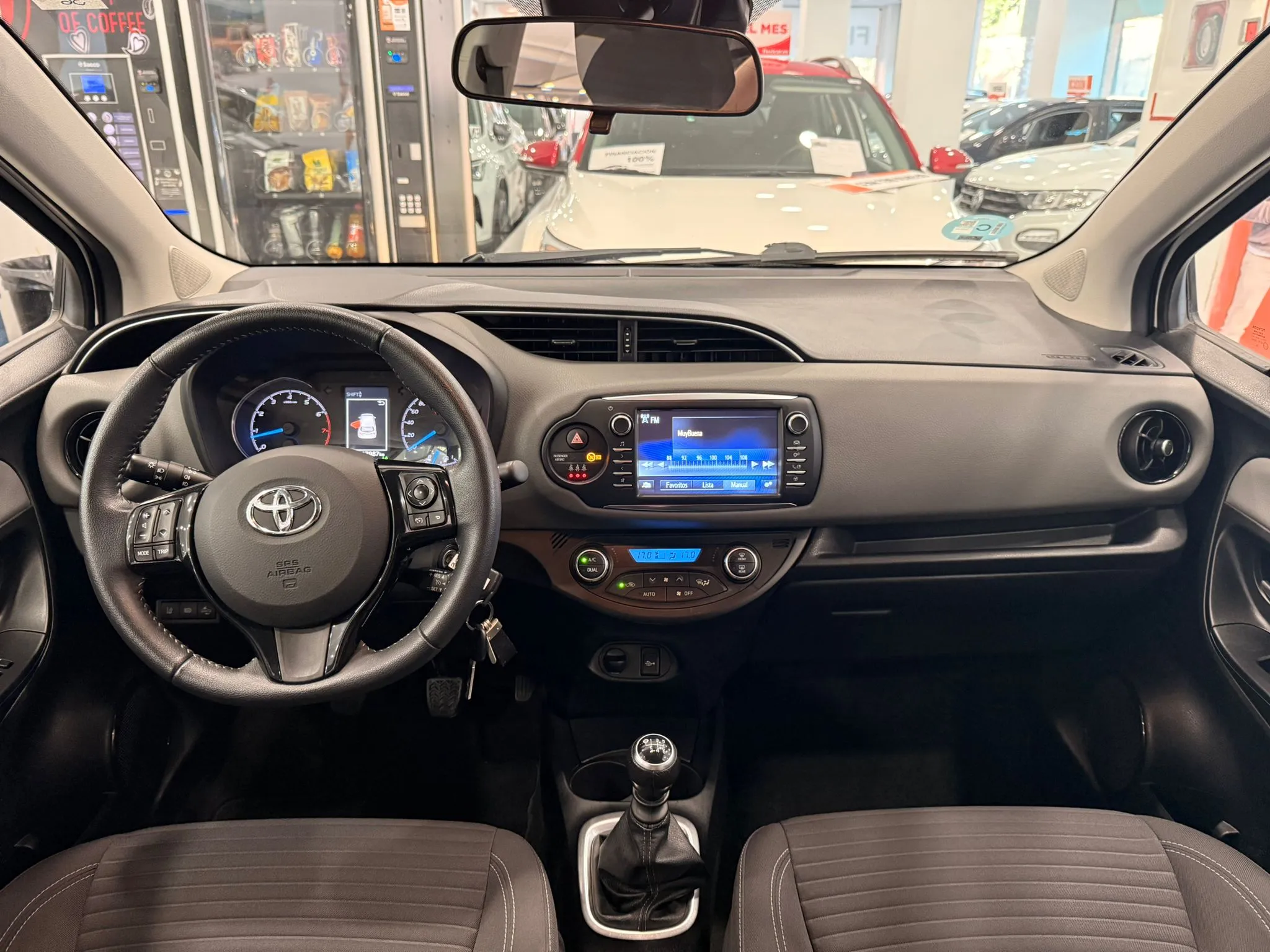 Toyota Yaris 1.5 110 Active - foto 7