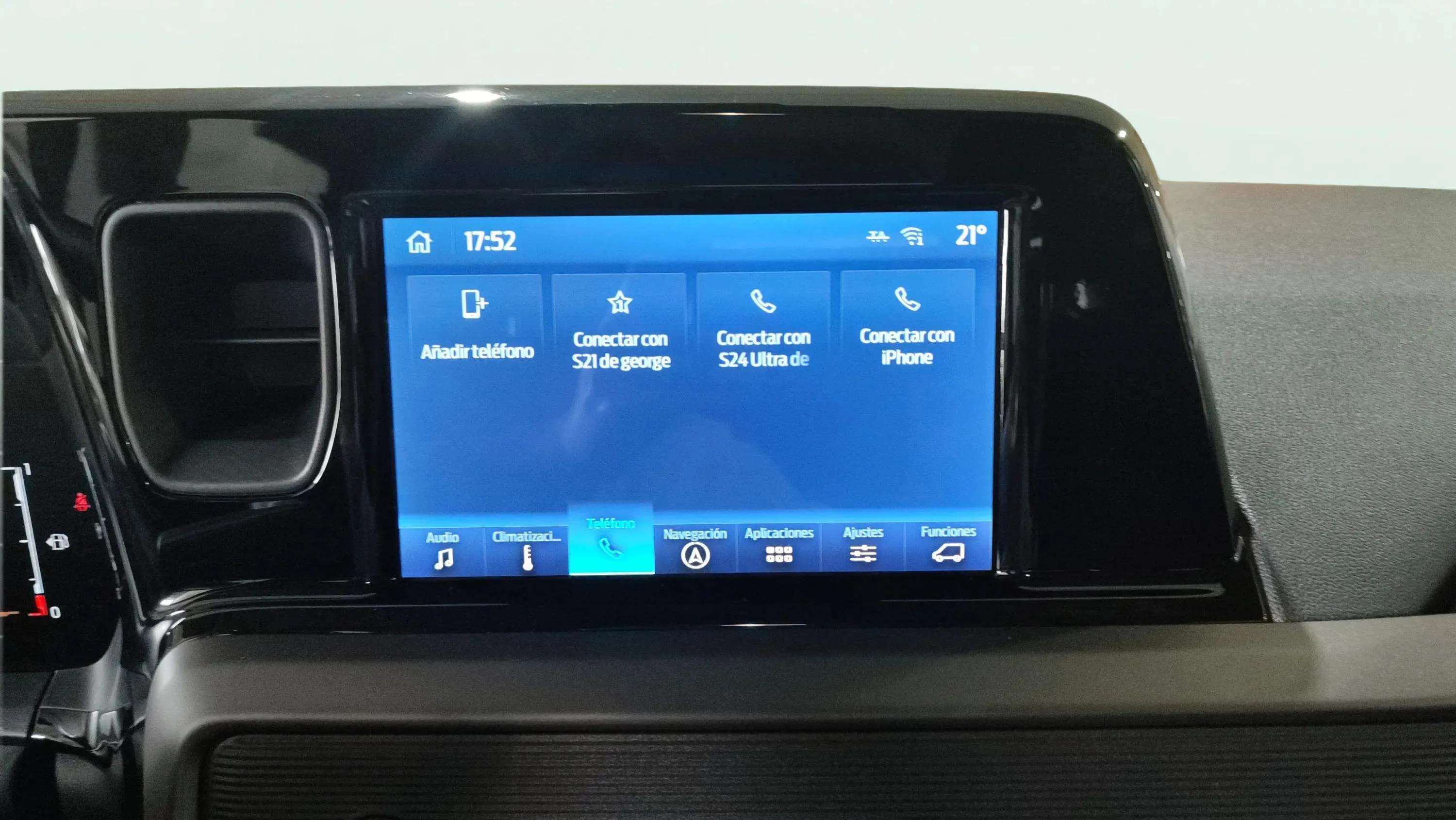 Ford Tourneo Courier 1.0 EcoBoost Trend - foto 12