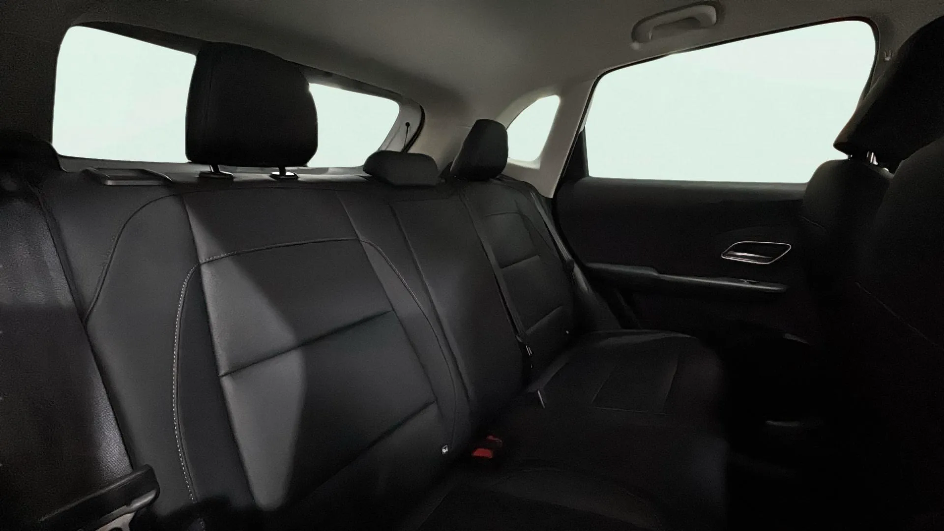 MG ZS 1.5 Luxury - foto 14
