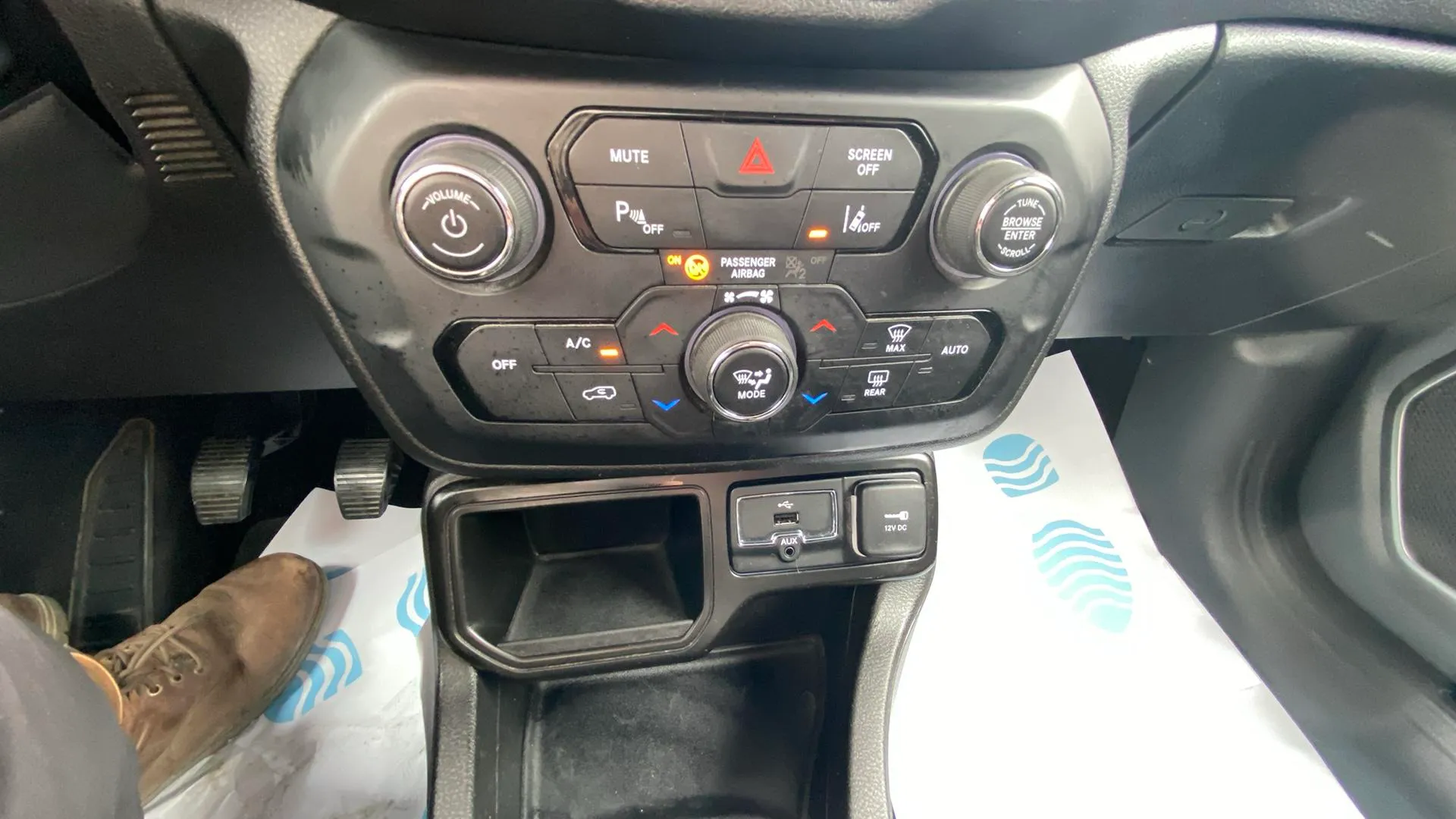 Jeep Renegade 1.6 Mjet Limited 4x2 - foto 28